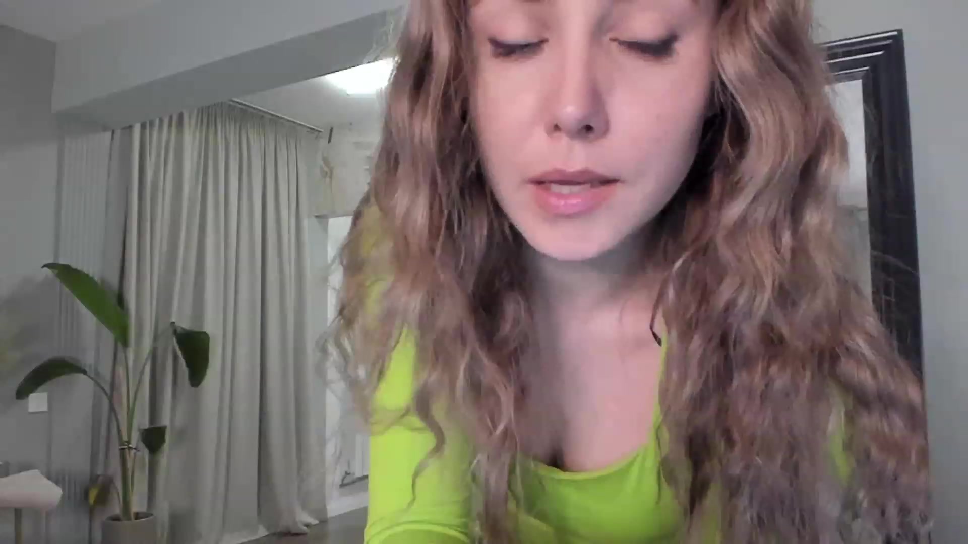 Gallery image thumbnail from NellieCutest's myfreecams stream on, 02/19/2023, 21:43 image 7 of 20