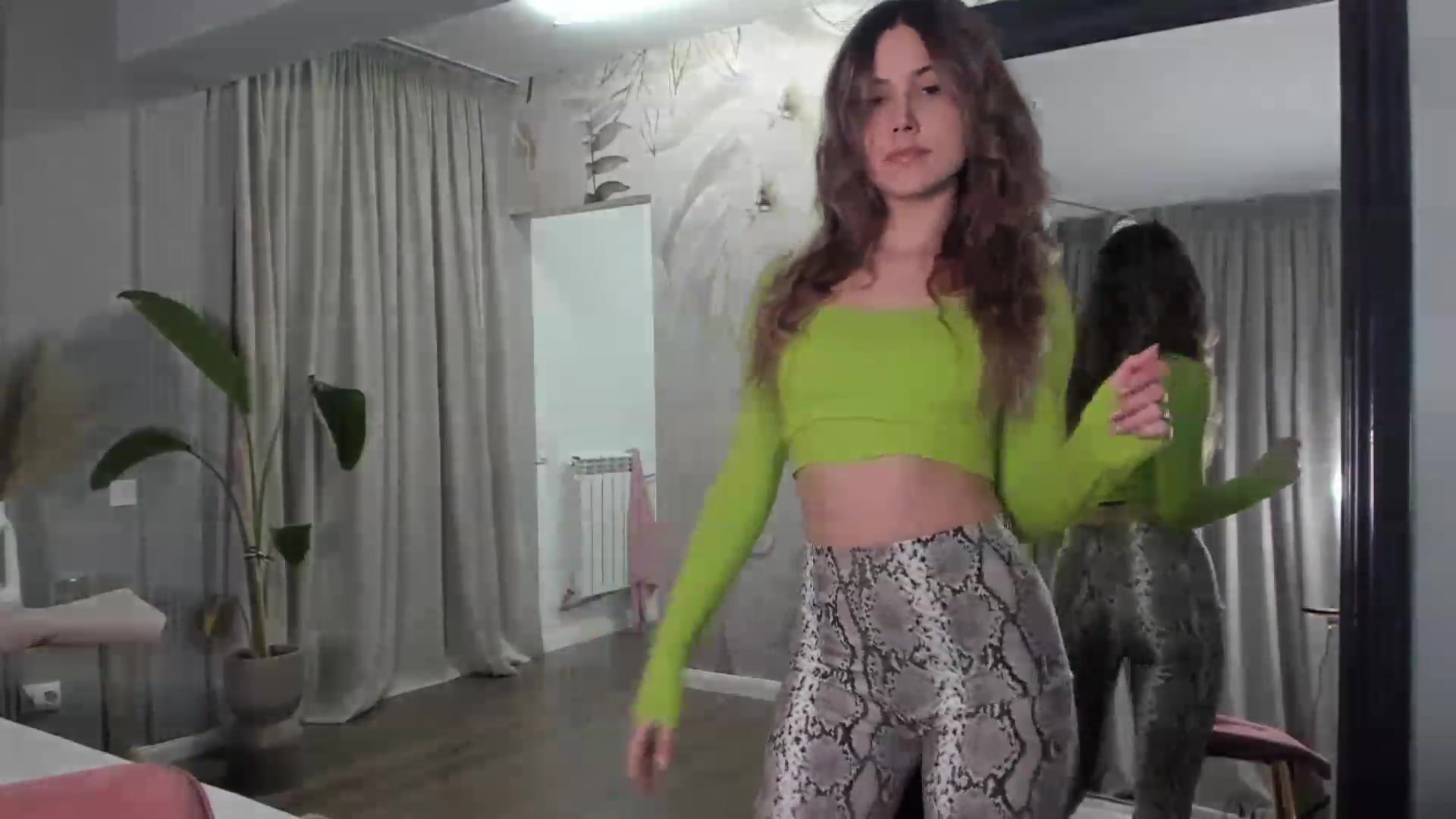 Gallery image thumbnail from NellieCutest's myfreecams stream on, 02/19/2023, 21:43 image 4 of 20