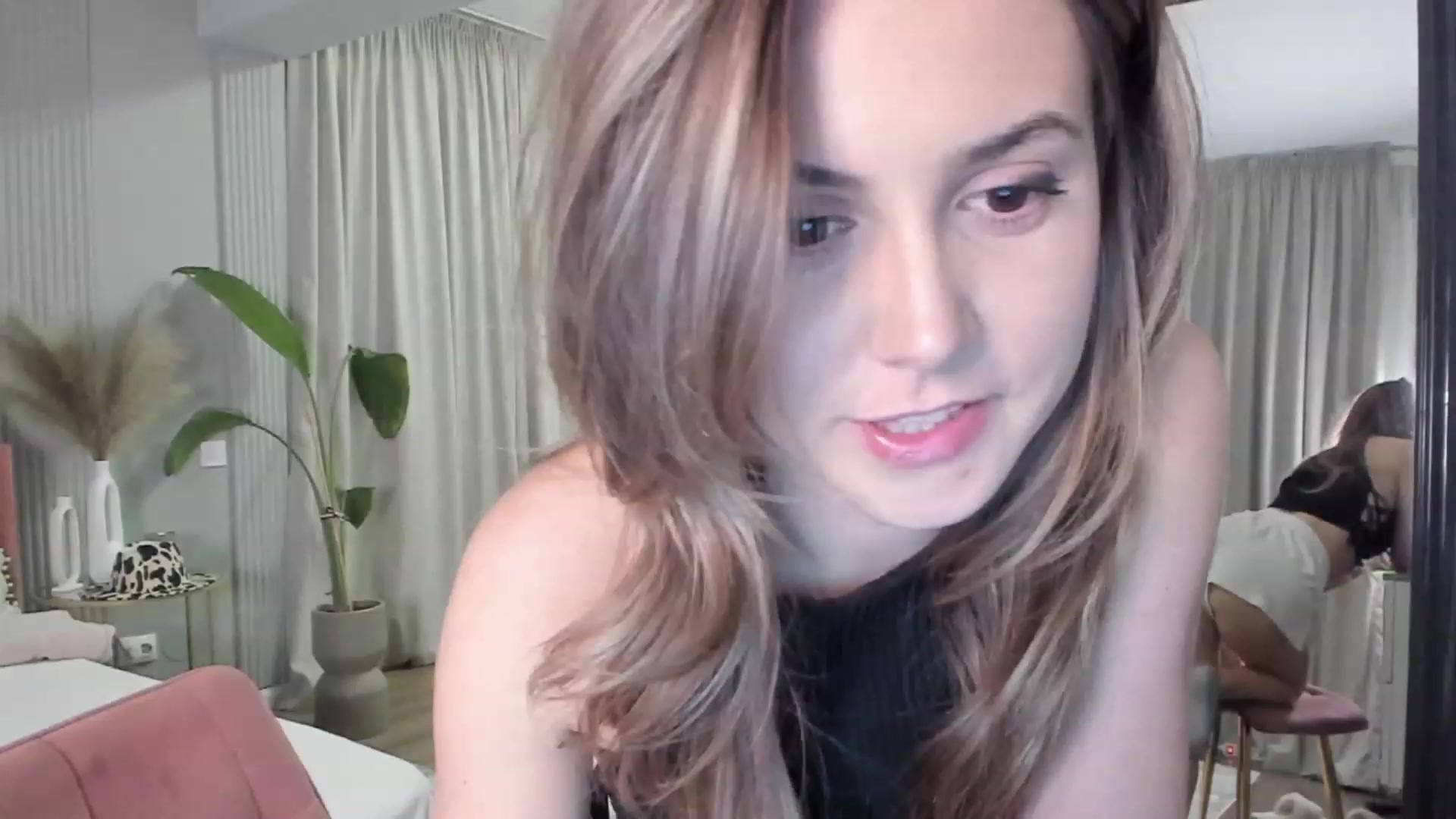 Gallery image thumbnail from NellieCutest's myfreecams stream on, 02/23/2023, 22:36 image 5 of 20
