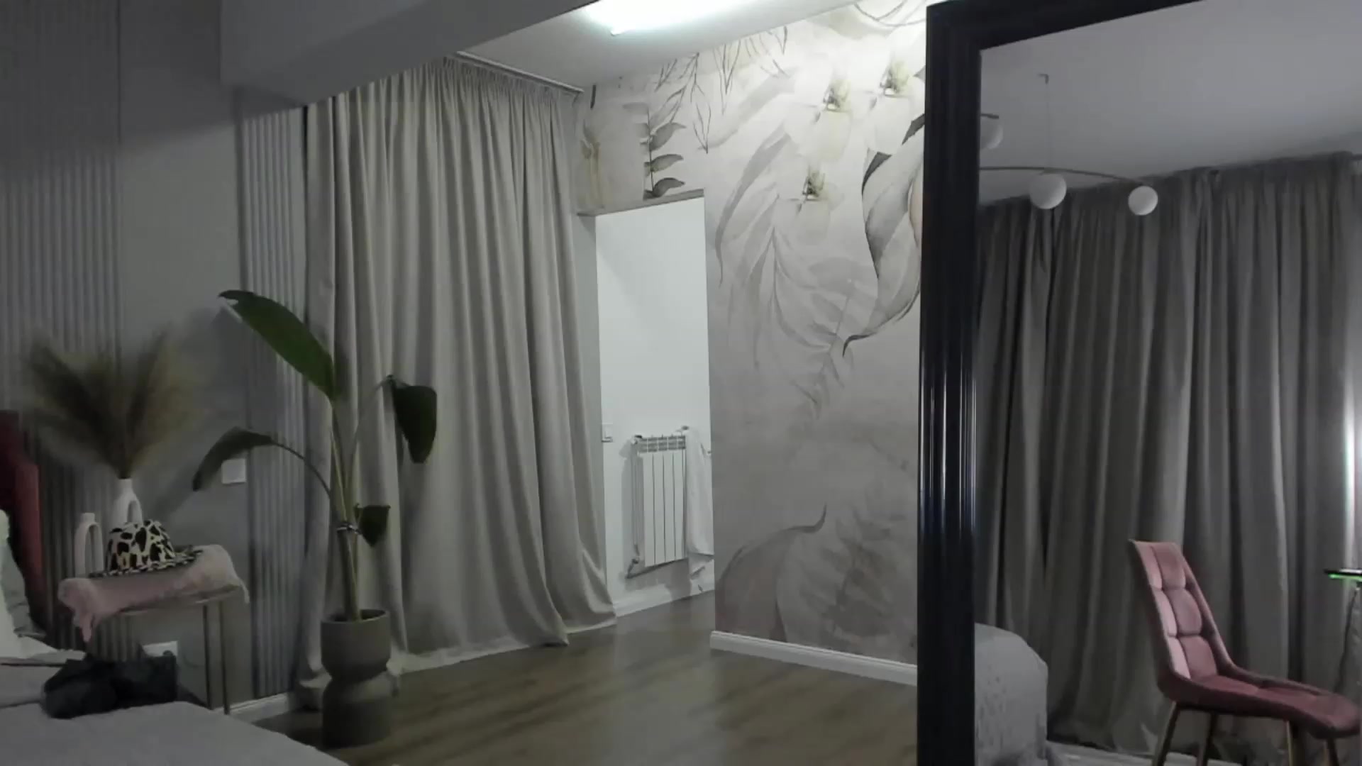 Gallery image thumbnail from NellieCutest's myfreecams stream on, 02/25/2023, 23:08 image 8 of 20