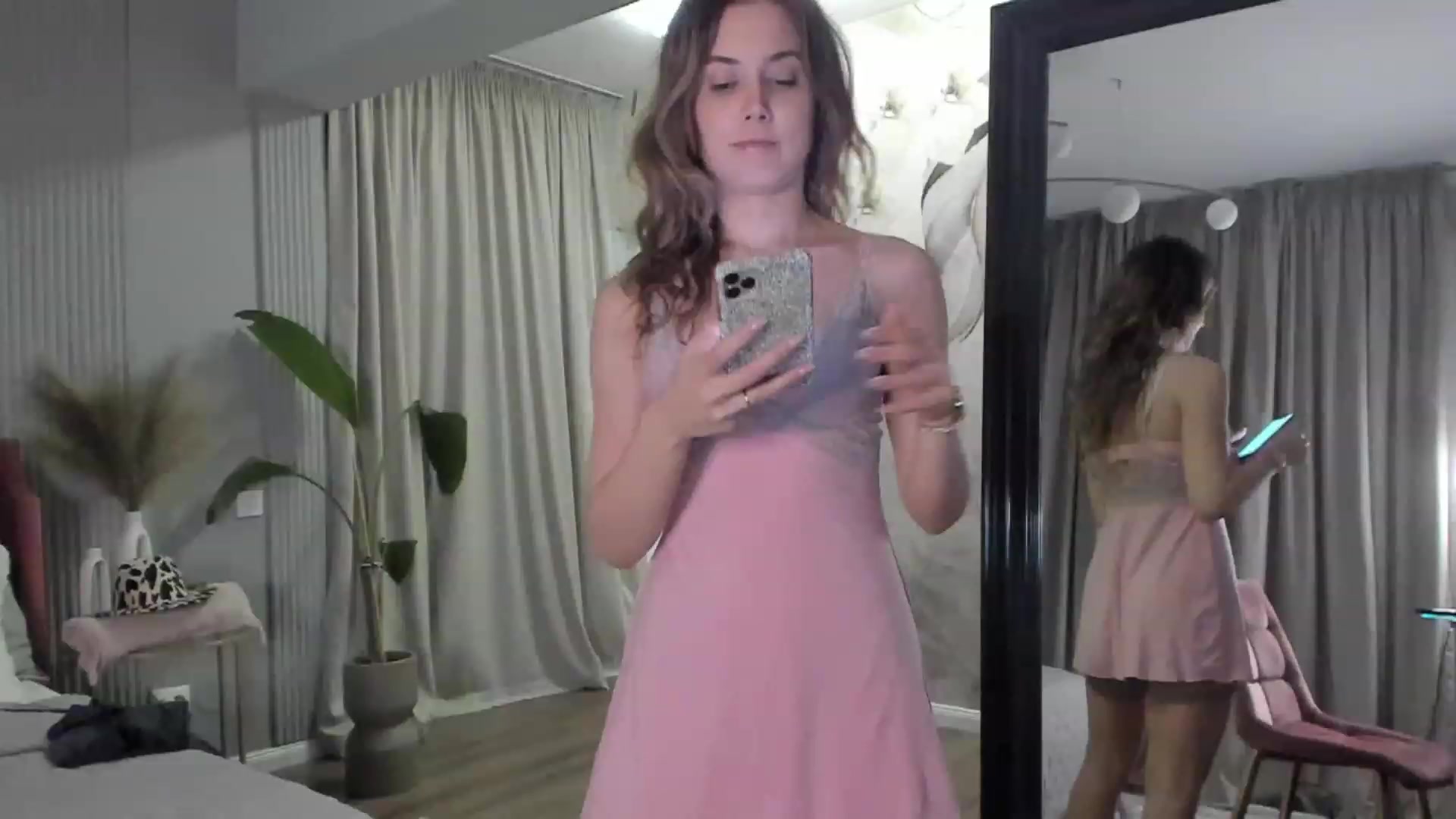 Gallery image thumbnail from NellieCutest's myfreecams stream on, 02/25/2023, 23:08 image 7 of 20