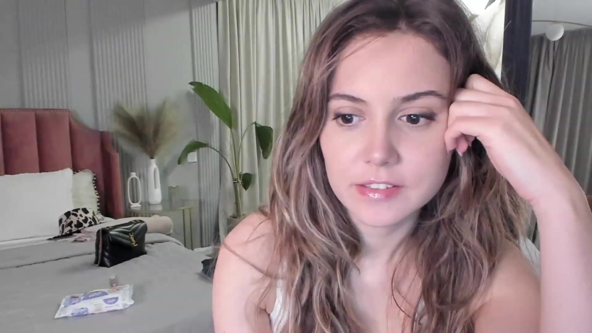 Gallery image thumbnail from NellieCutest's myfreecams stream on, 02/26/2023, 21:45 image 3 of 20