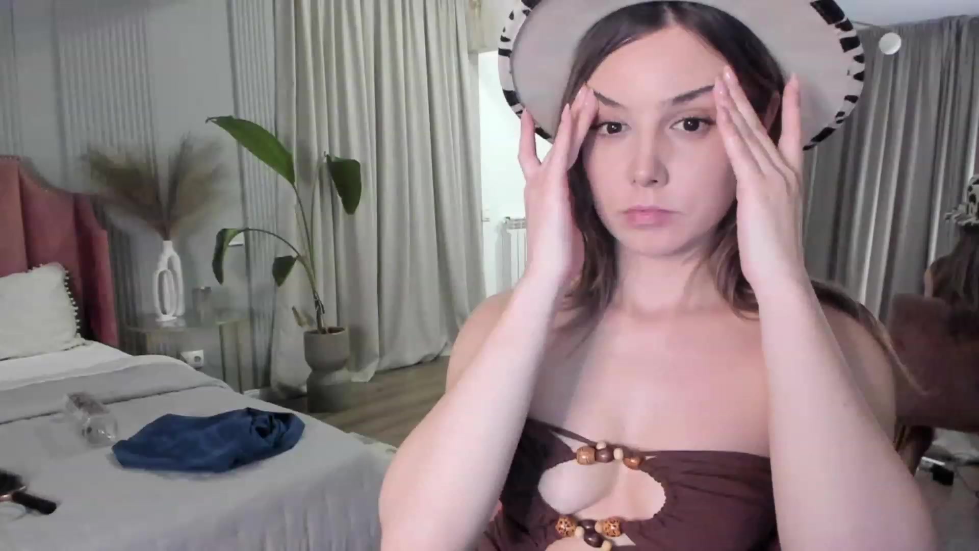 Gallery image thumbnail from NellieCutest's myfreecams stream on, 03/04/2023, 22:47 image 10 of 20