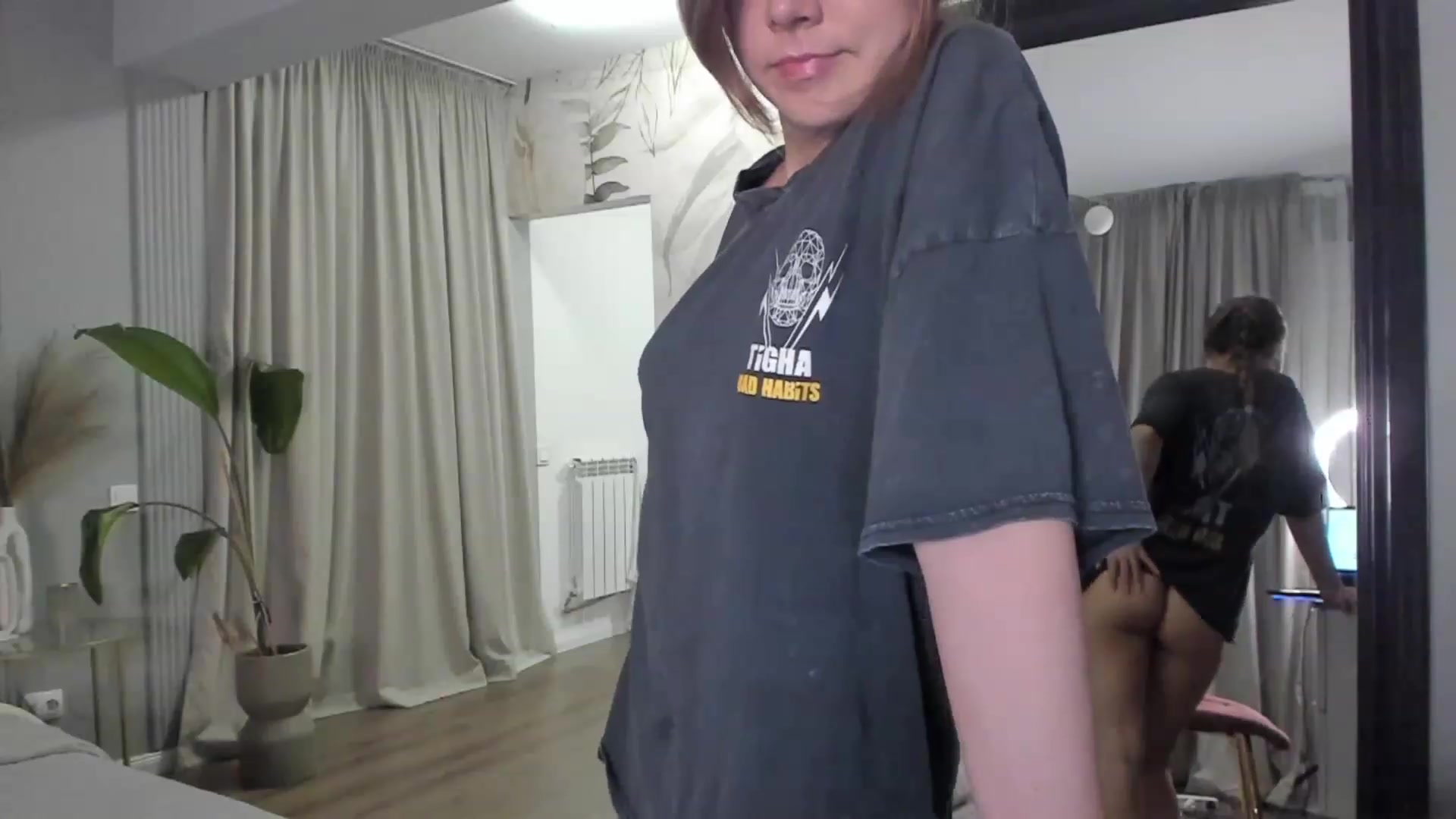 Gallery image thumbnail from NellieCutest's myfreecams stream on, 03/05/2023, 22:23 image 5 of 20