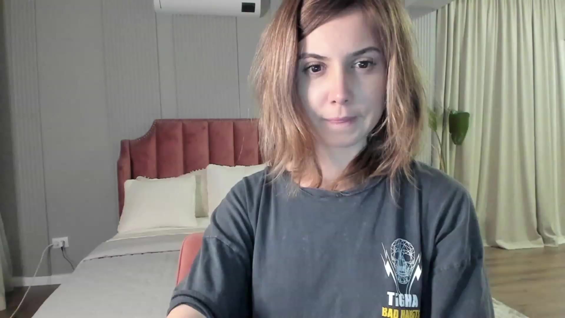 Gallery image thumbnail from NellieCutest's myfreecams stream on, 03/05/2023, 22:23 image 9 of 20