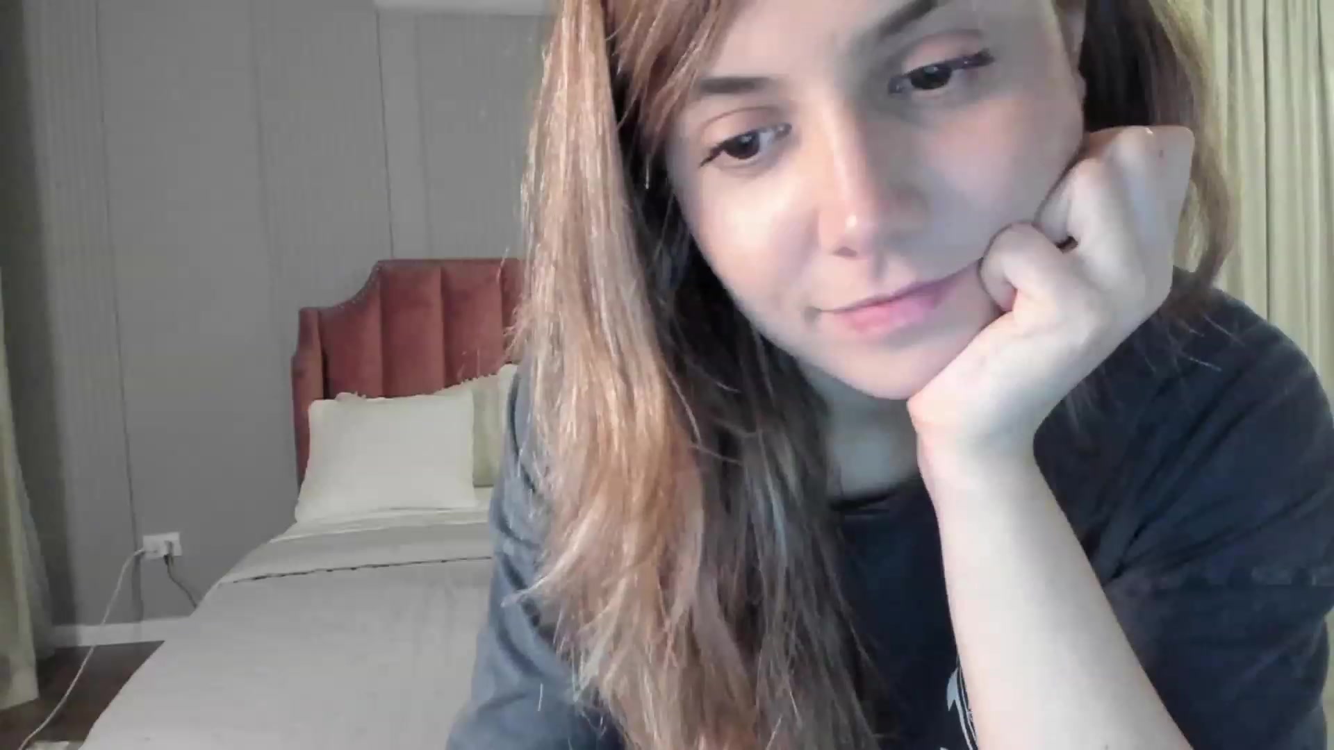 Gallery image thumbnail from NellieCutest's myfreecams stream on, 03/05/2023, 22:23 image 11 of 20