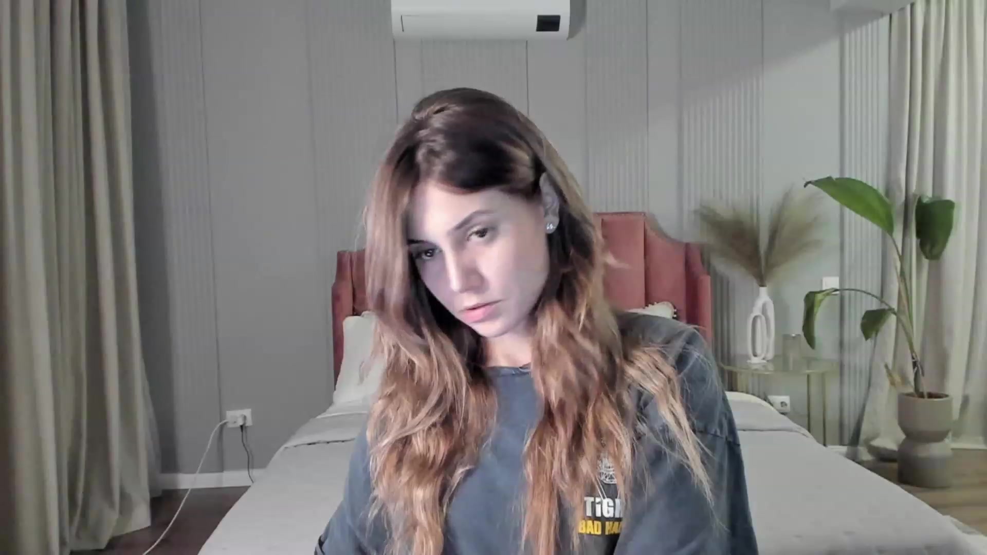 Gallery image thumbnail from NellieCutest's myfreecams stream on, 03/05/2023, 22:23 image 7 of 20
