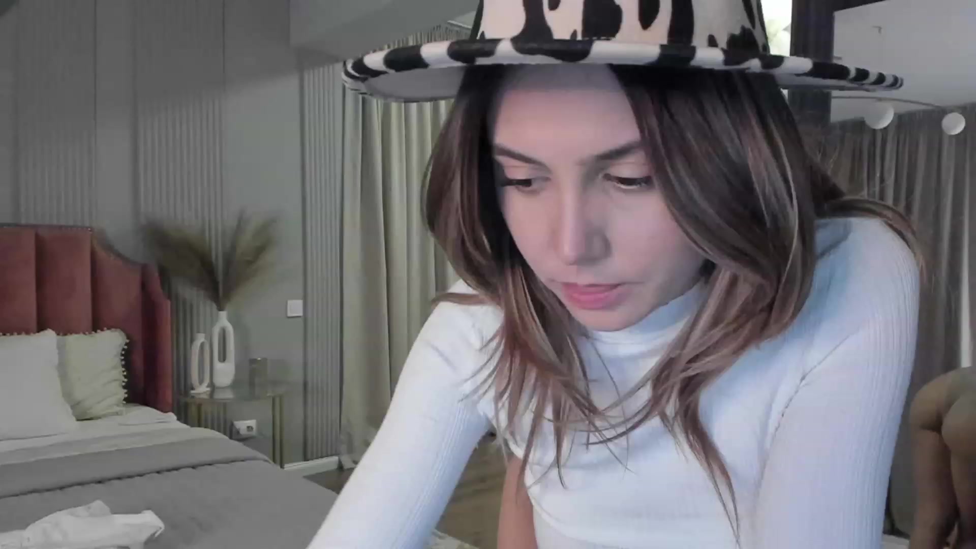Gallery image thumbnail from NellieCutest's myfreecams stream on, 03/10/2023, 22:06 image 10 of 20