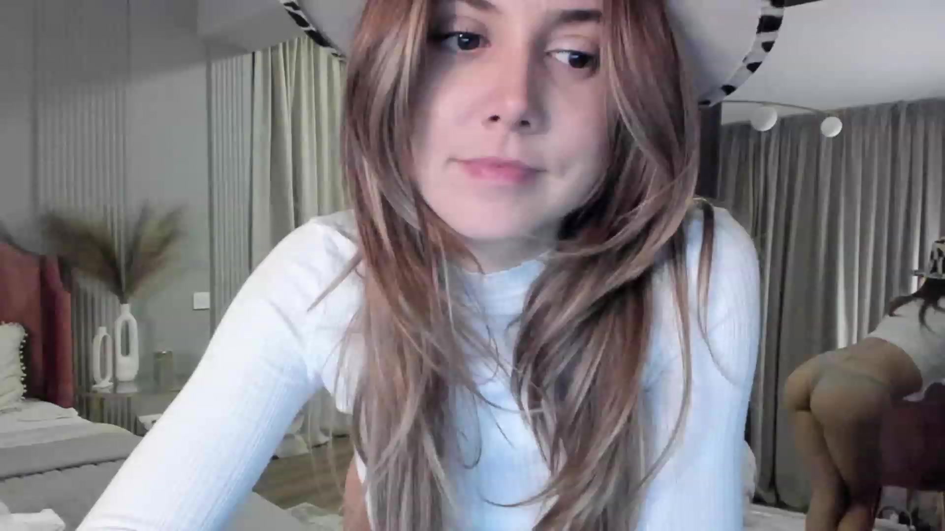 Gallery image thumbnail from NellieCutest's myfreecams stream on, 03/10/2023, 22:06 image 9 of 20
