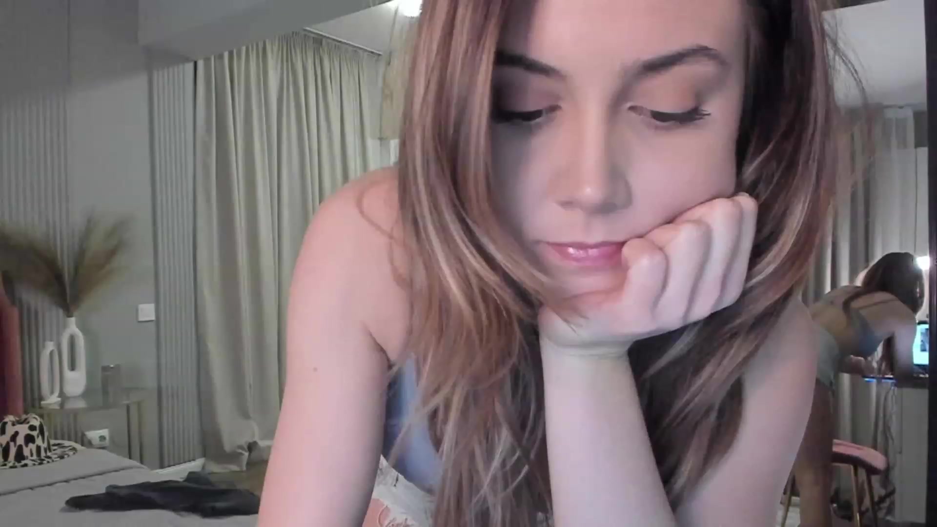 Gallery image thumbnail from NellieCutest's myfreecams stream on, 03/11/2023, 22:12 image 5 of 20