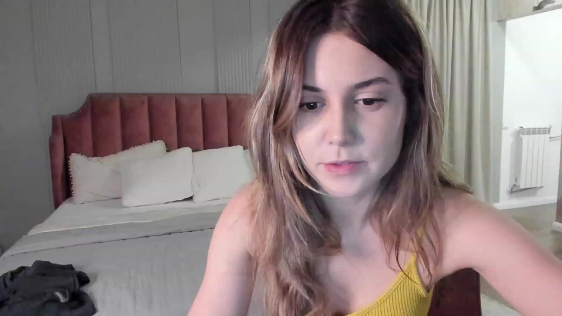 Gallery image thumbnail from NellieCutest's myfreecams stream on, 03/12/2023, 22:27 image 2 of 20