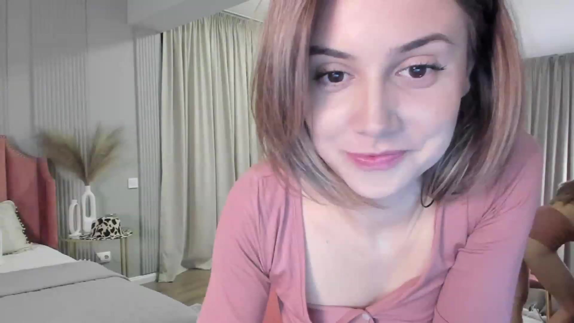 Gallery image thumbnail from NellieCutest's myfreecams stream on, 03/17/2023, 22:23 image 6 of 20