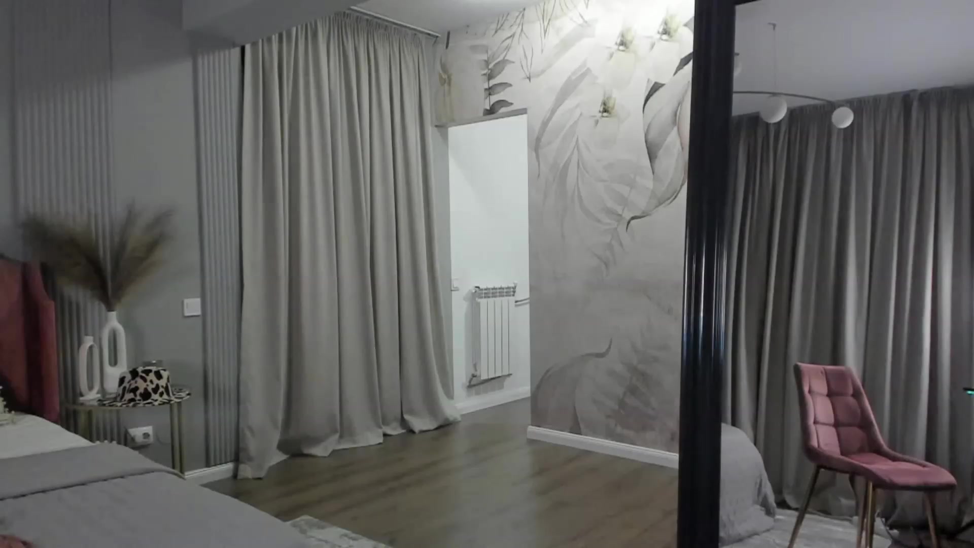 Gallery image thumbnail from NellieCutest's myfreecams stream on, 03/17/2023, 22:23 image 16 of 20