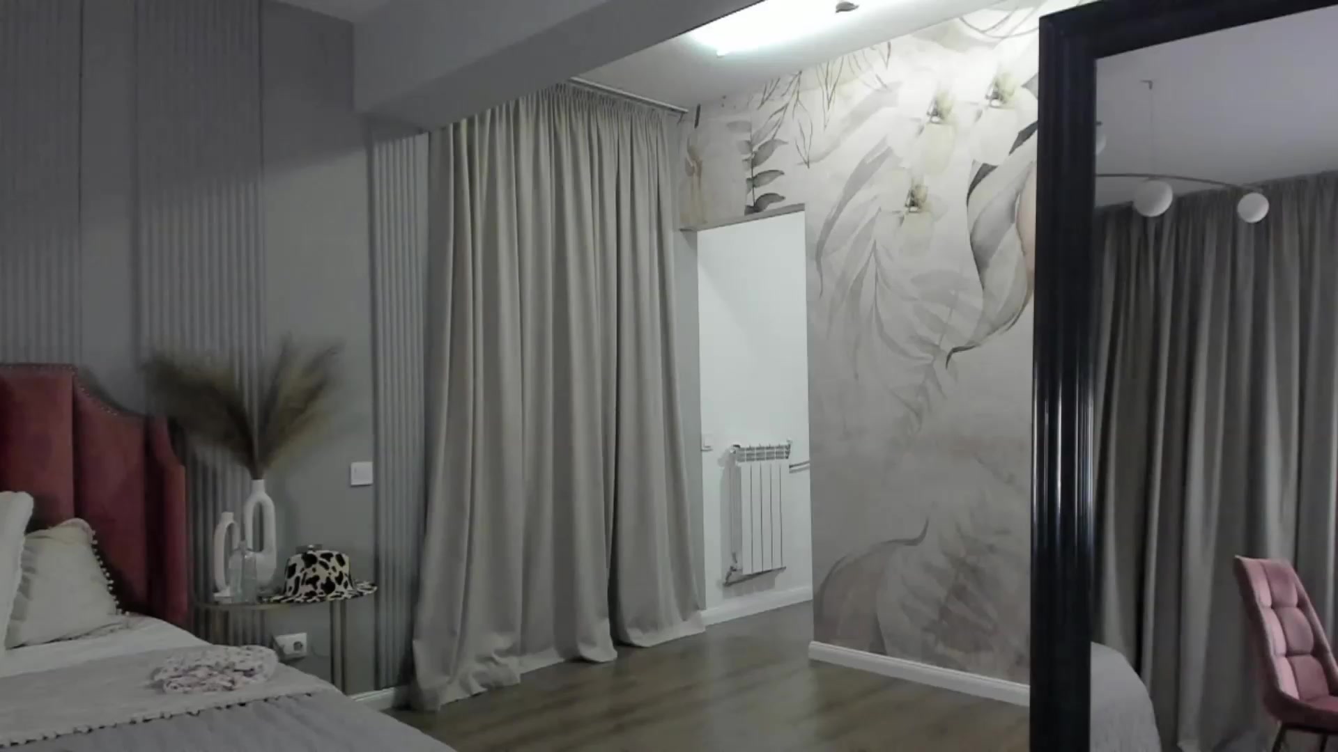 Gallery image thumbnail from NellieCutest's myfreecams stream on, 03/19/2023, 21:25 image 19 of 20
