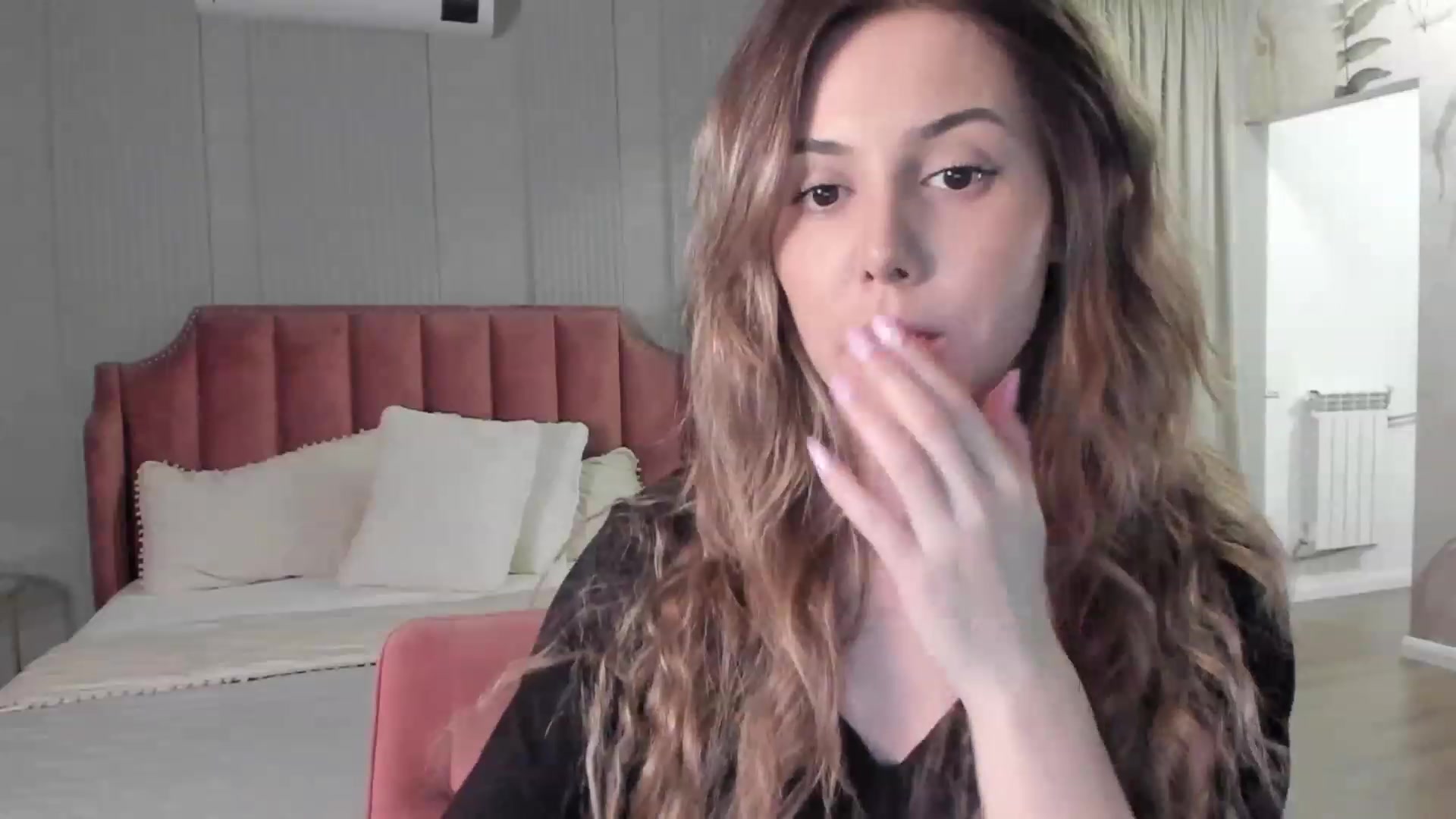 Gallery image thumbnail from NellieCutest's myfreecams stream on, 03/19/2023, 21:25 image 20 of 20