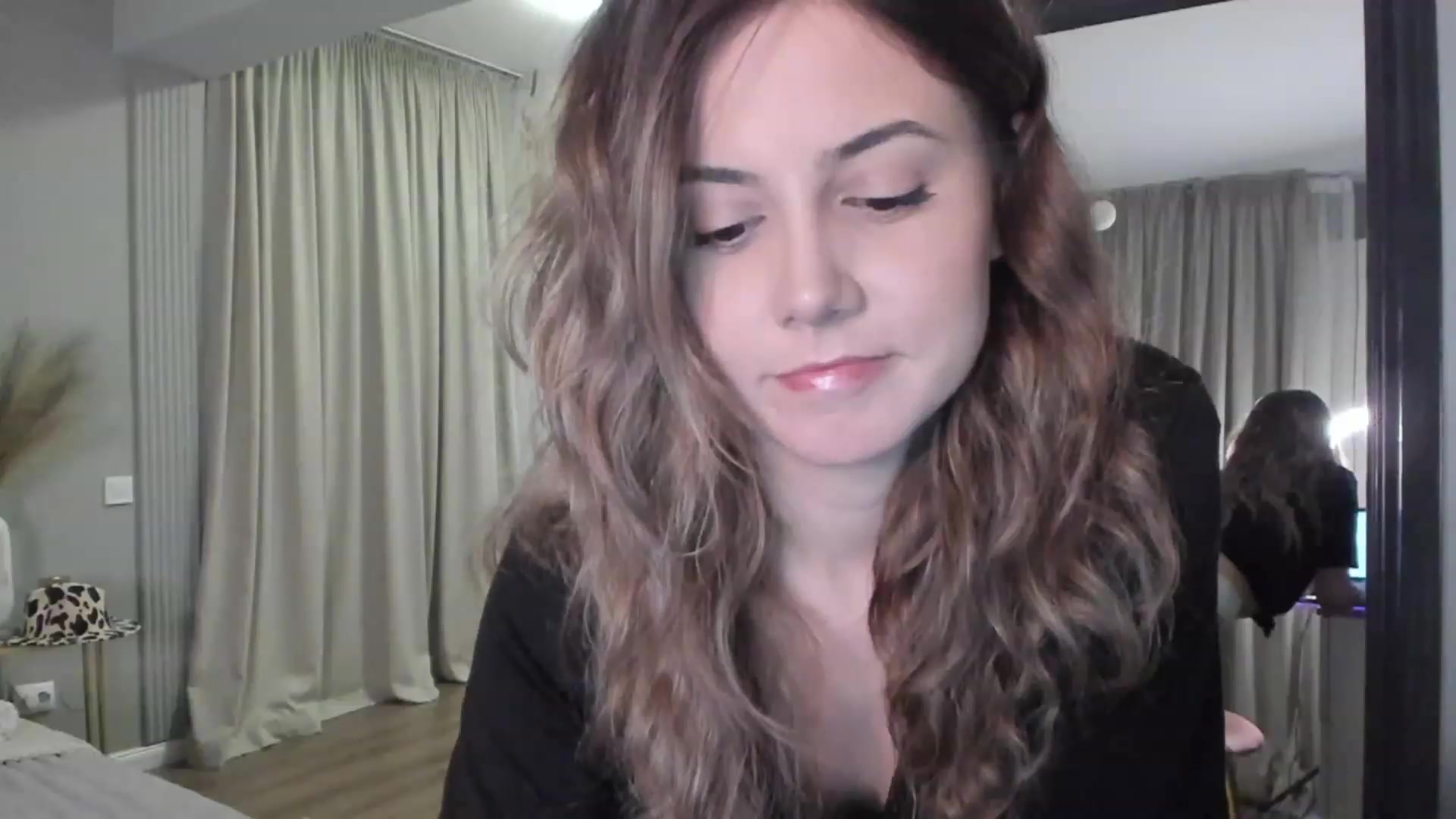 Gallery image thumbnail from NellieCutest's myfreecams stream on, 03/19/2023, 21:25 image 5 of 20