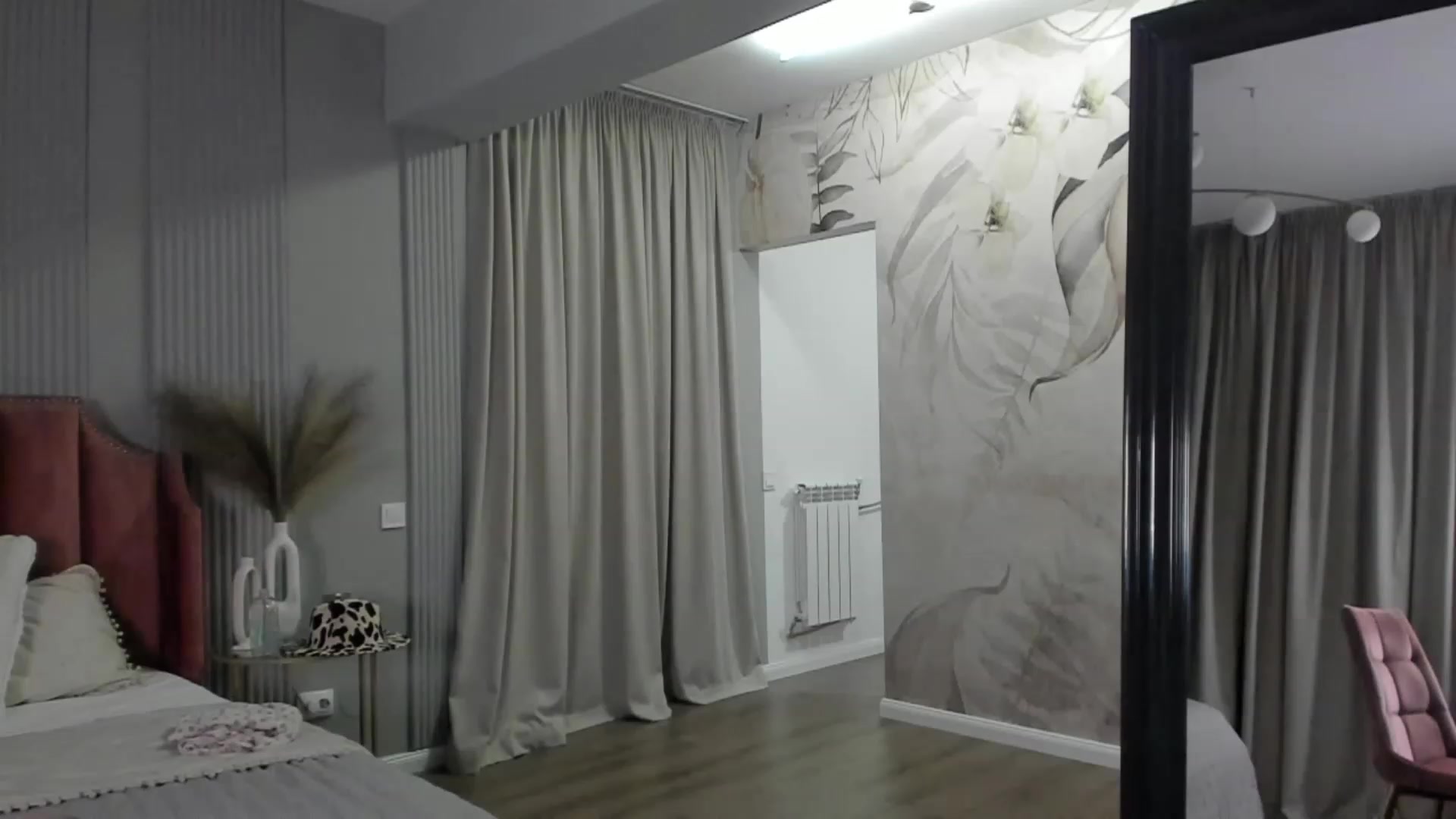 Gallery image thumbnail from NellieCutest's myfreecams stream on, 03/19/2023, 21:25 image 18 of 20