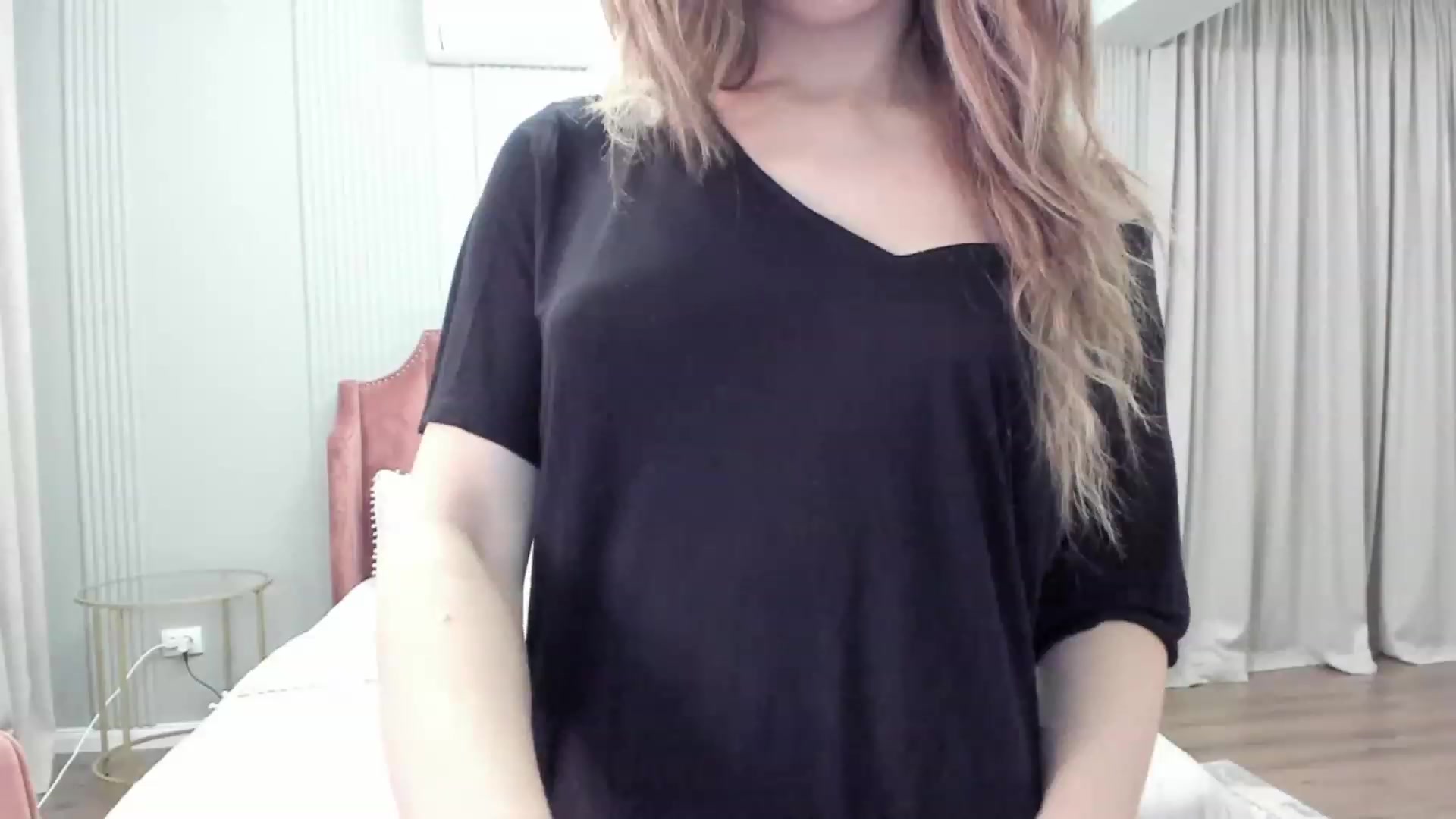 Gallery image thumbnail from NellieCutest's myfreecams stream on, 03/19/2023, 23:07 image 19 of 20