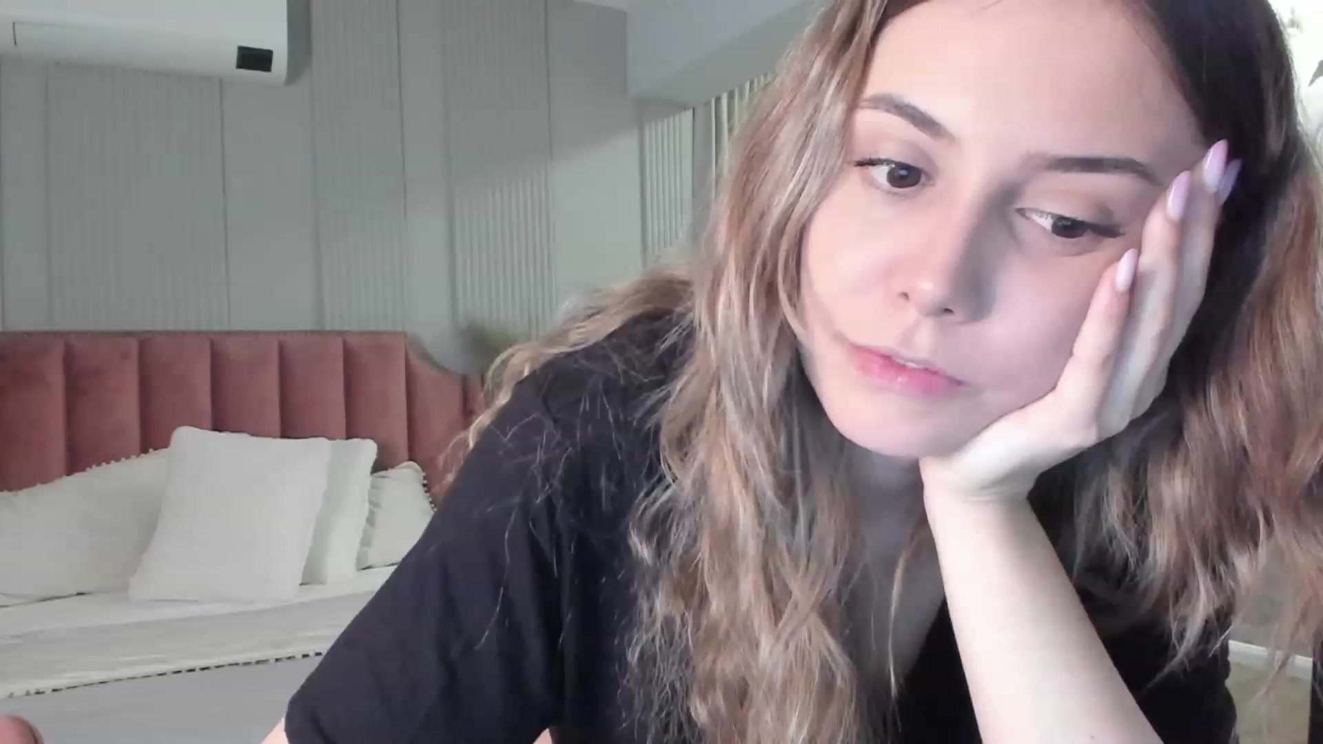 Gallery image thumbnail from NellieCutest's myfreecams stream on, 03/19/2023, 23:07 image 11 of 20