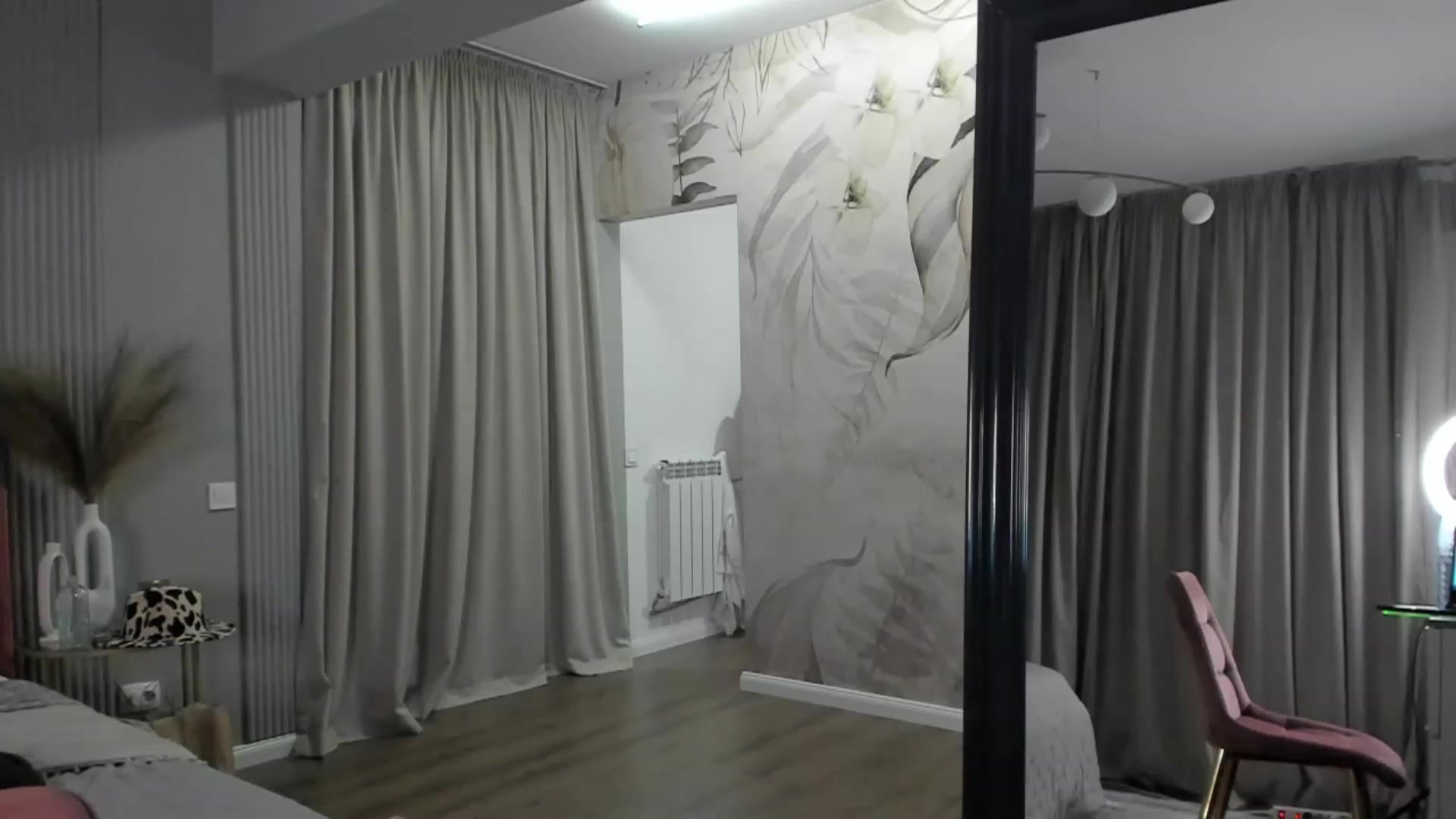 Gallery image thumbnail from NellieCutest's myfreecams stream on, 03/23/2023, 22:26 image 6 of 20