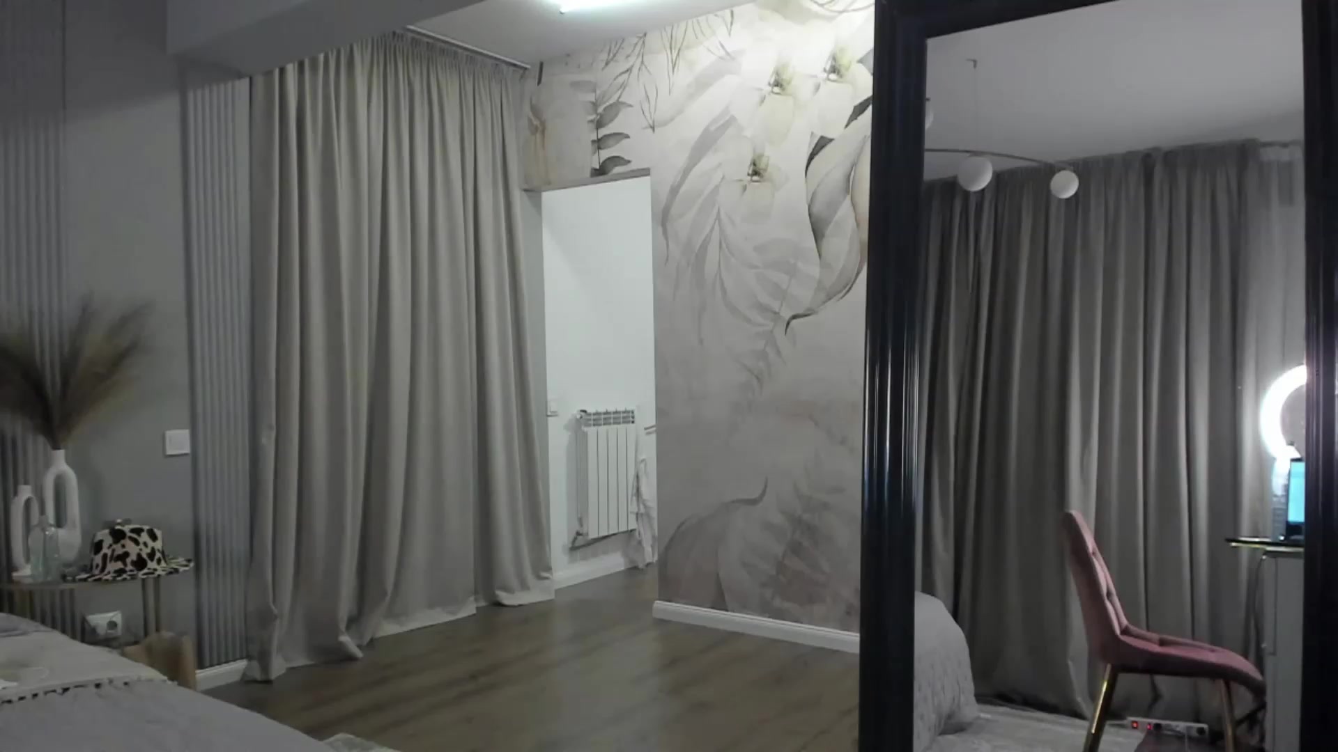 Gallery image thumbnail from NellieCutest's myfreecams stream on, 03/23/2023, 22:26 image 16 of 20