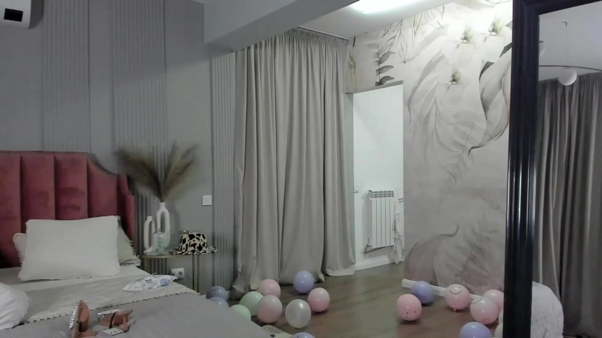 Gallery image thumbnail from NellieCutest's myfreecams stream on, 03/25/2023, 22:19 image 8 of 20