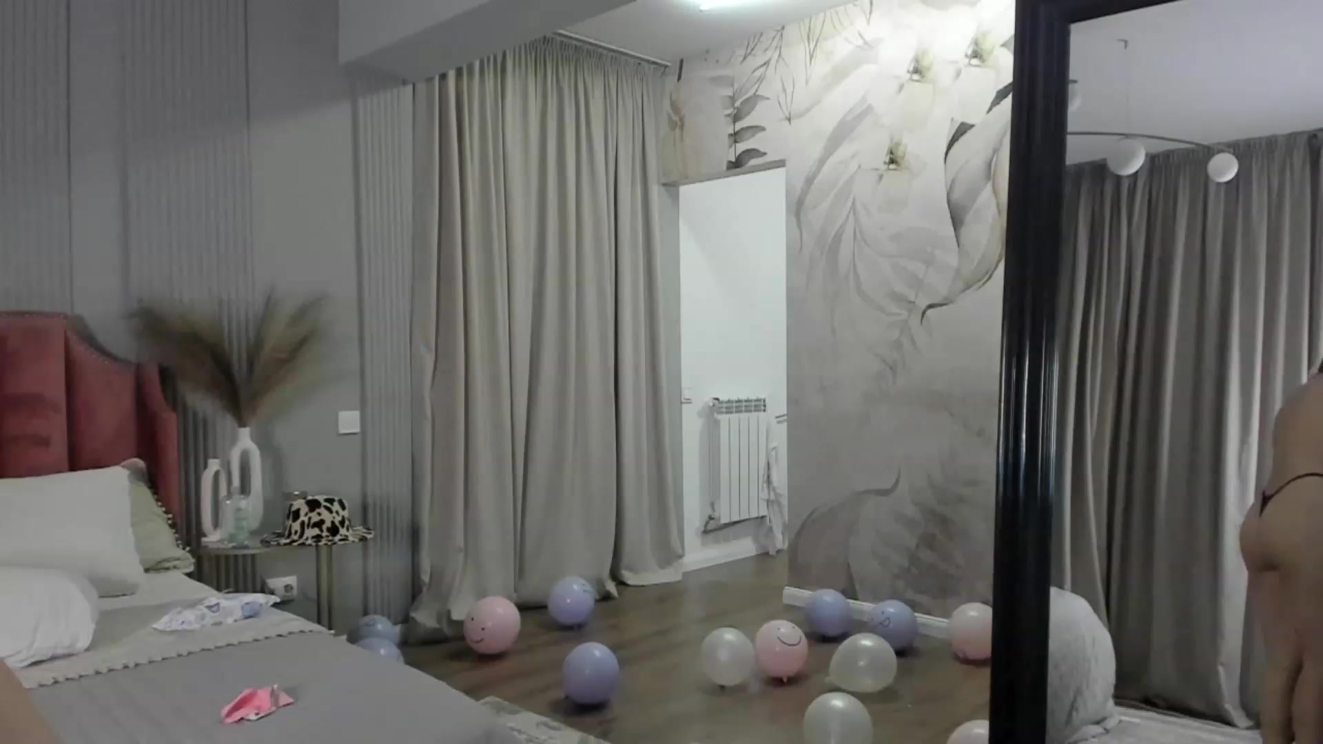 Gallery image thumbnail from NellieCutest's myfreecams stream on, 03/25/2023, 23:29 image 3 of 20