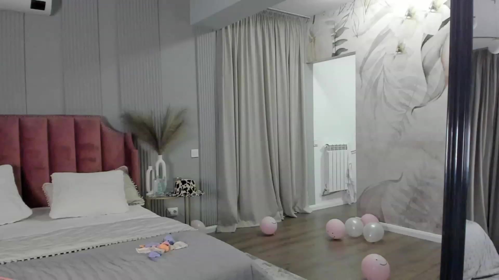 Gallery image thumbnail from NellieCutest's myfreecams stream on, 03/26/2023, 21:36 image 15 of 20