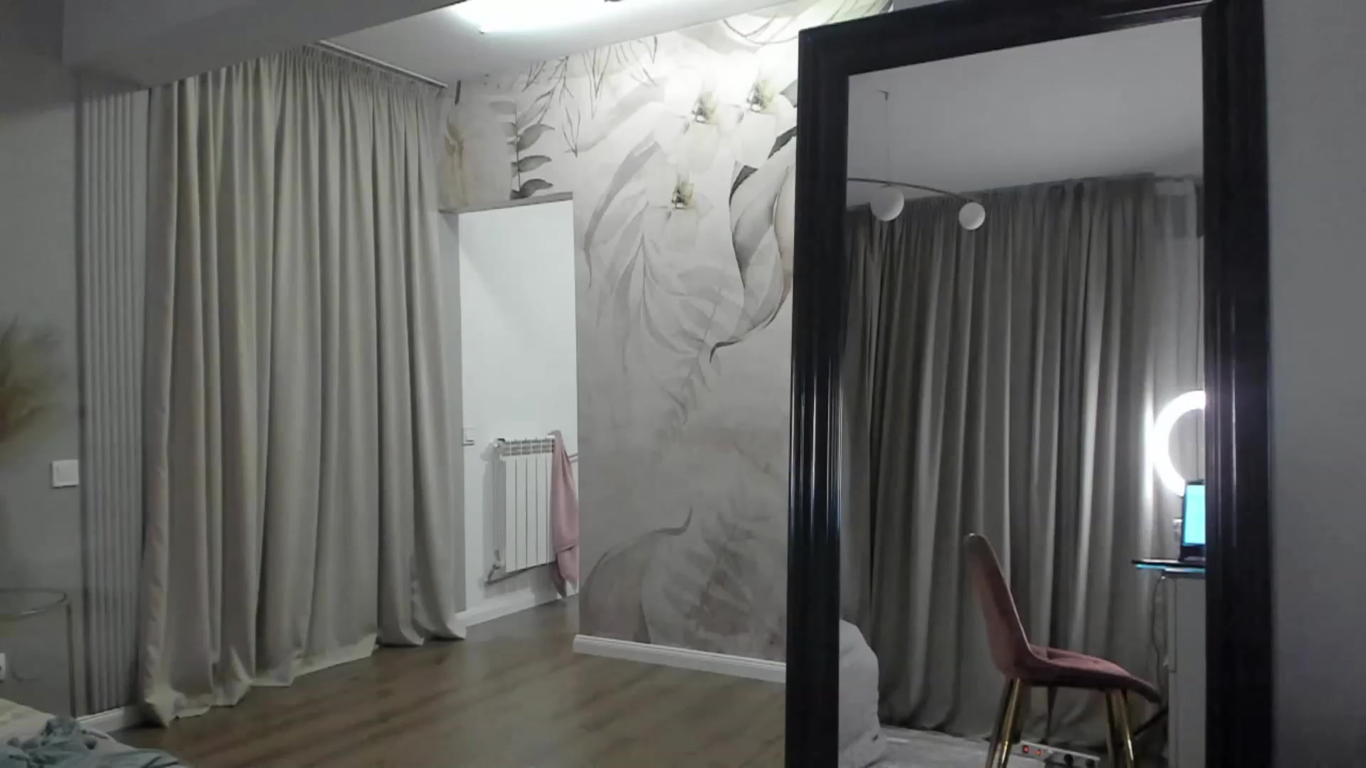 Gallery image thumbnail from NellieCutest's myfreecams stream on, 04/02/2023, 21:03 image 14 of 20