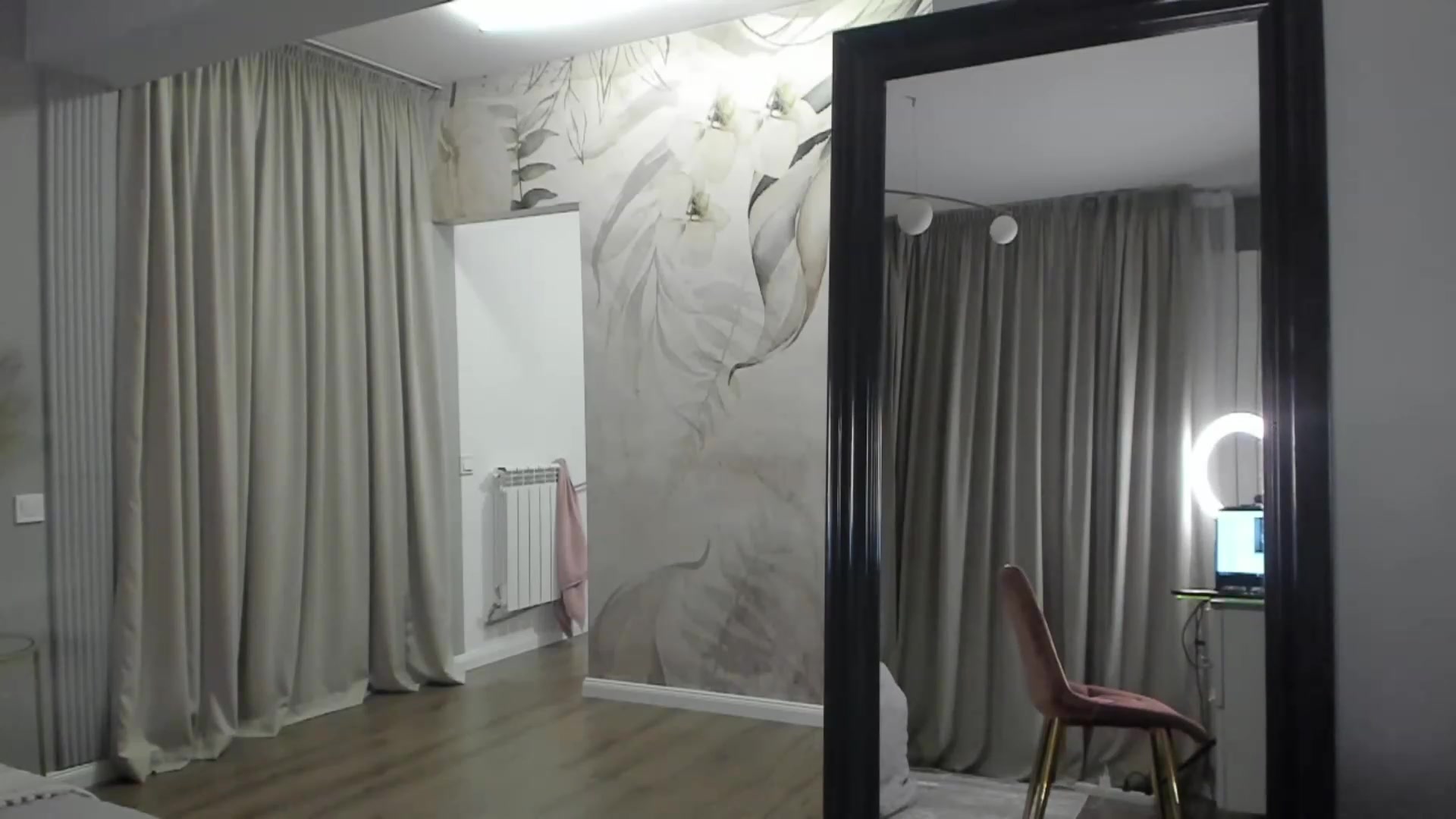 Gallery image thumbnail from NellieCutest's myfreecams stream on, 04/02/2023, 21:03 image 9 of 20