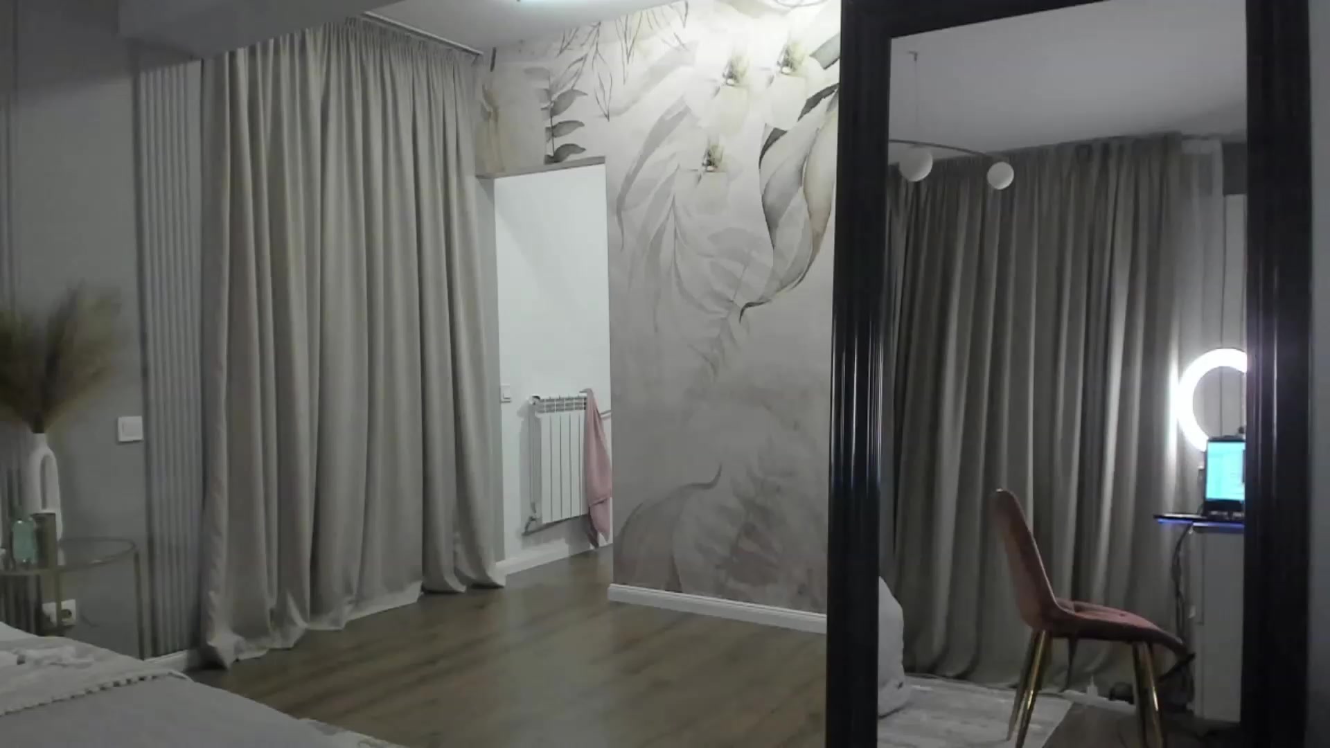 Gallery image thumbnail from NellieCutest's myfreecams stream on, 04/02/2023, 21:03 image 3 of 20