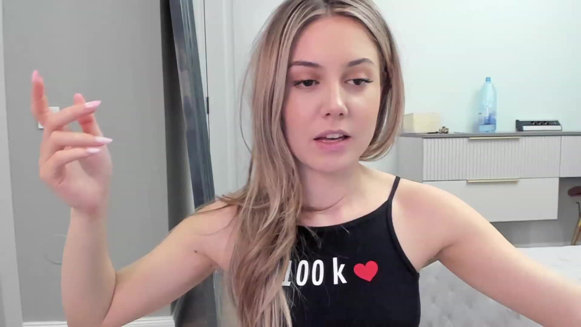 Gallery image thumbnail from NellieCutest's myfreecams stream on, 04/07/2023, 20:30 image 15 of 20