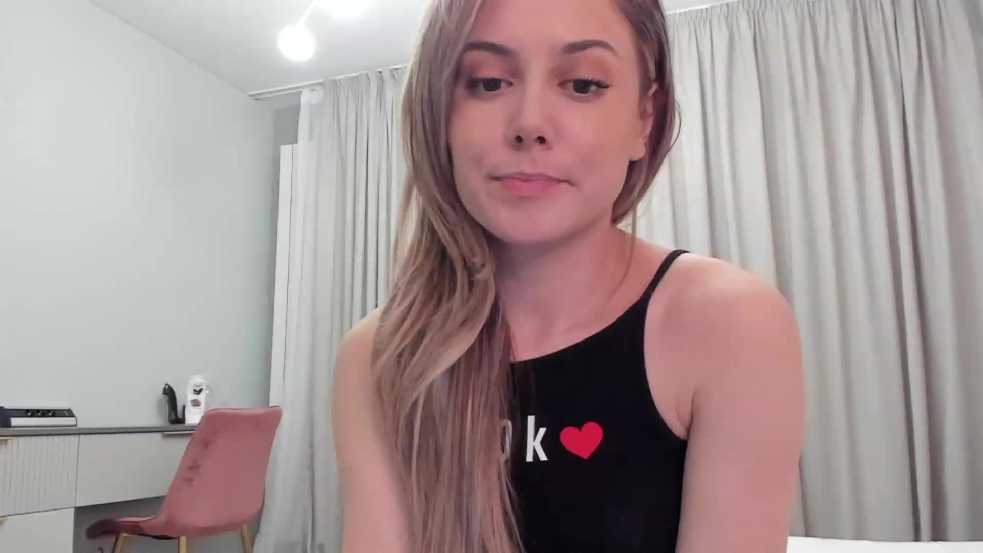 Gallery image thumbnail from NellieCutest's myfreecams stream on, 04/07/2023, 20:30 image 7 of 20