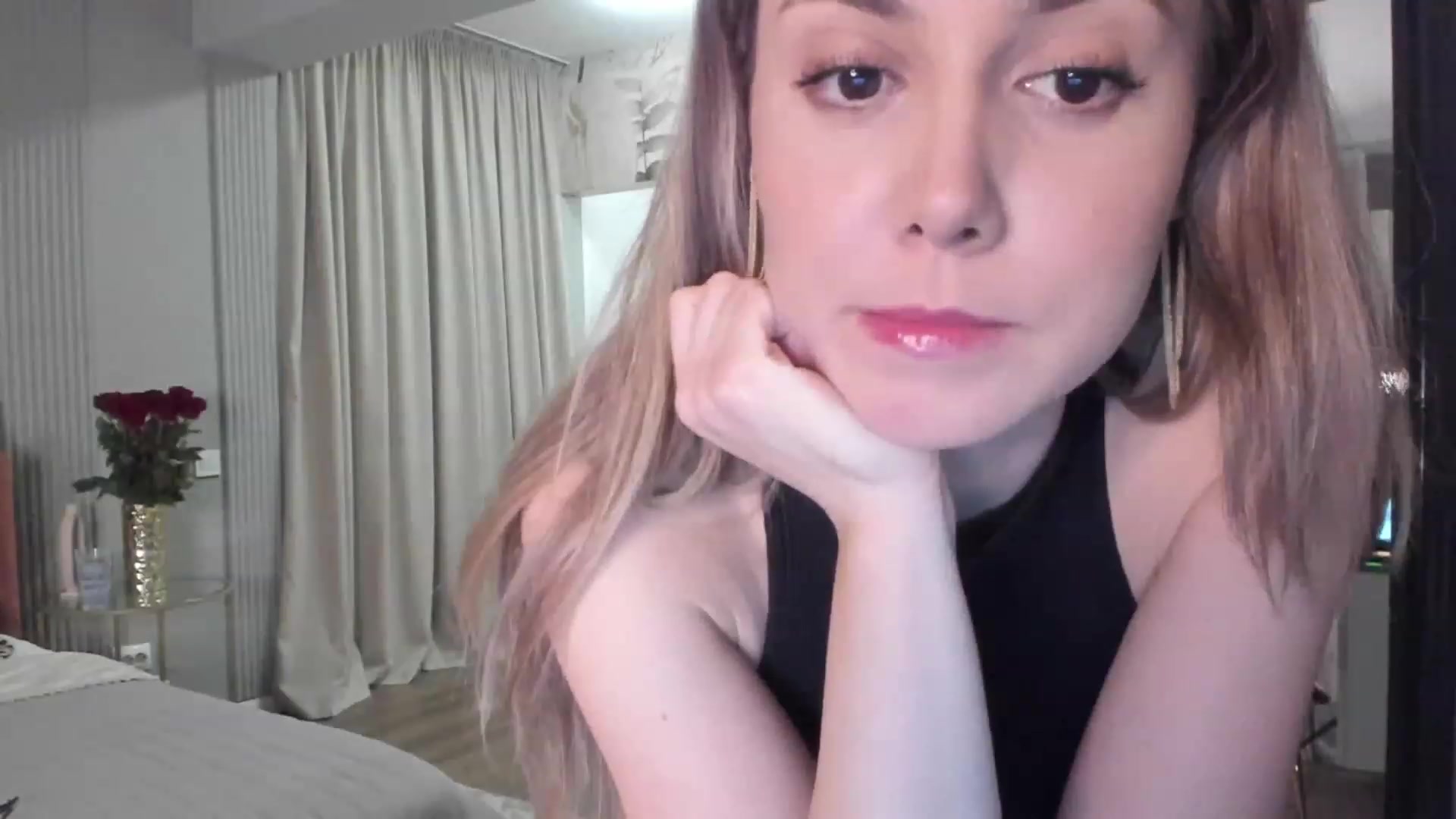 Gallery image thumbnail from NellieCutest's myfreecams stream on, 04/09/2023, 21:08 image 3 of 20