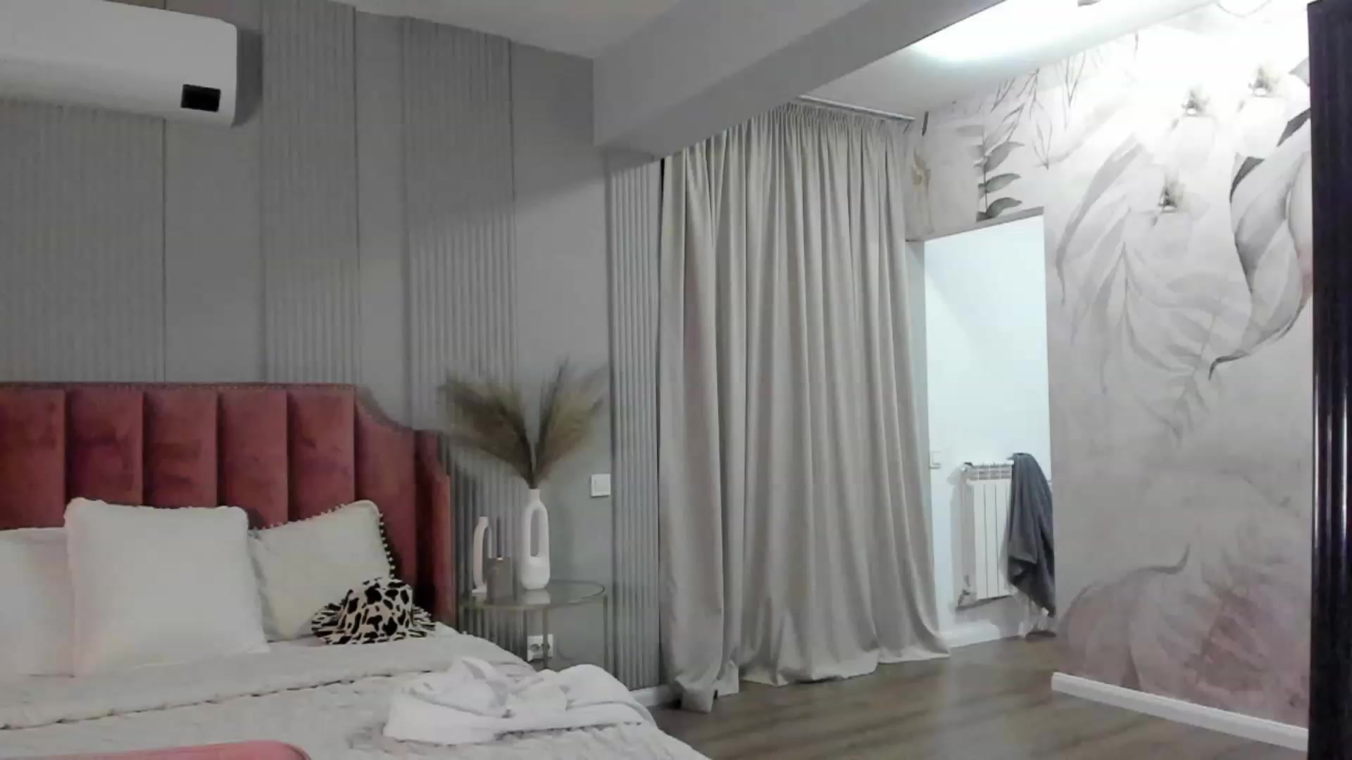 Gallery image thumbnail from NellieCutest's myfreecams stream on, 04/13/2023, 22:20 image 1 of 20