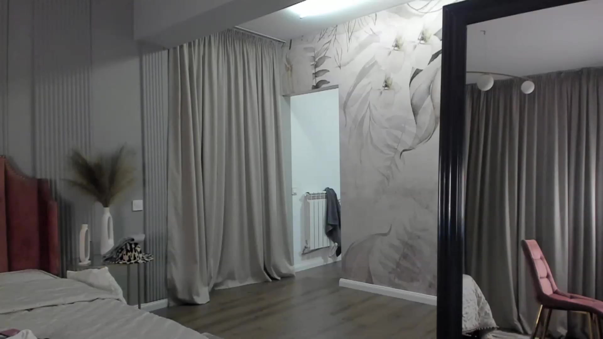 Gallery image thumbnail from NellieCutest's myfreecams stream on, 04/14/2023, 22:03 image 18 of 20