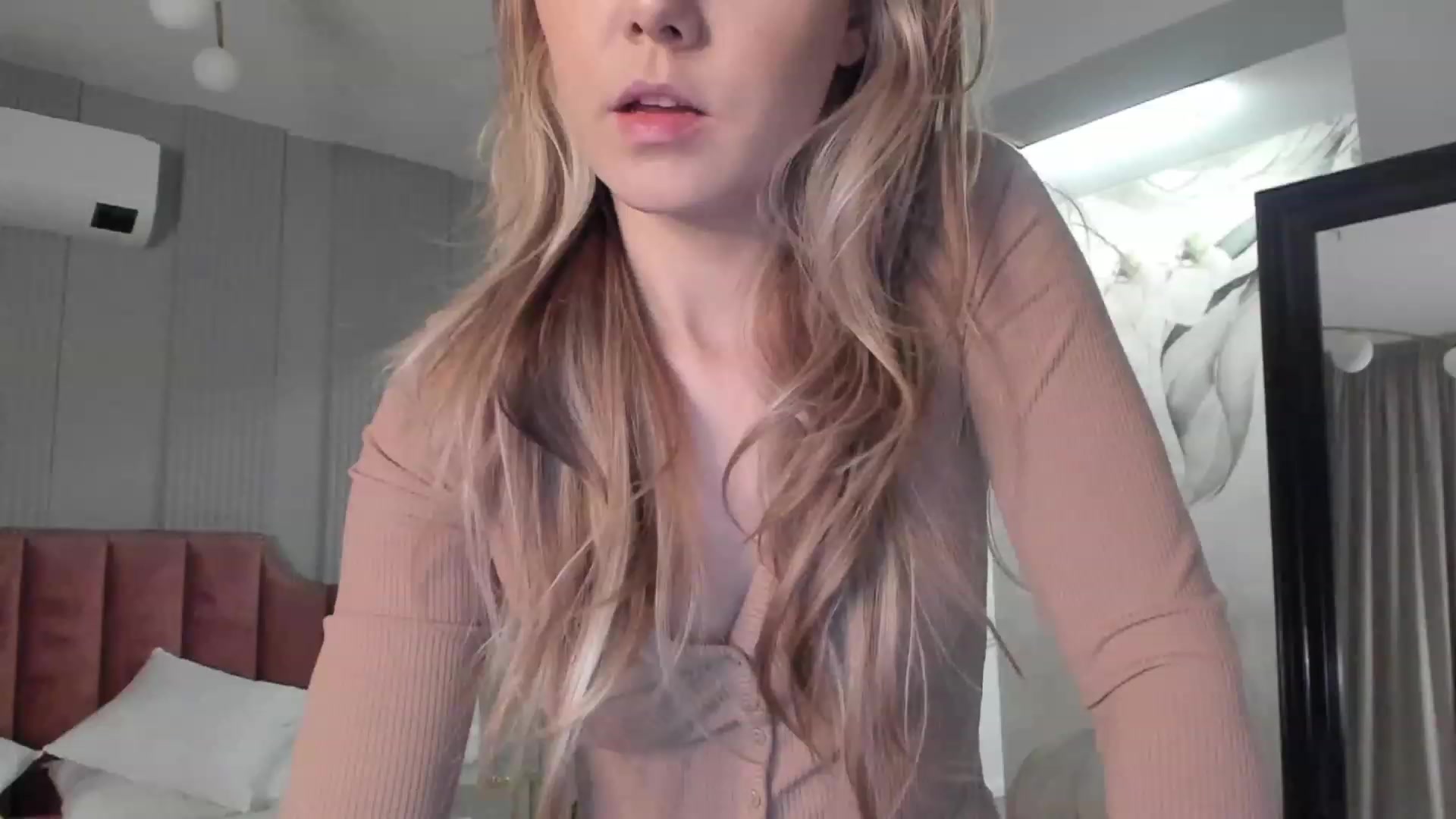 Gallery image thumbnail from NellieCutest's myfreecams stream on, 04/20/2023, 22:41 image 1 of 20