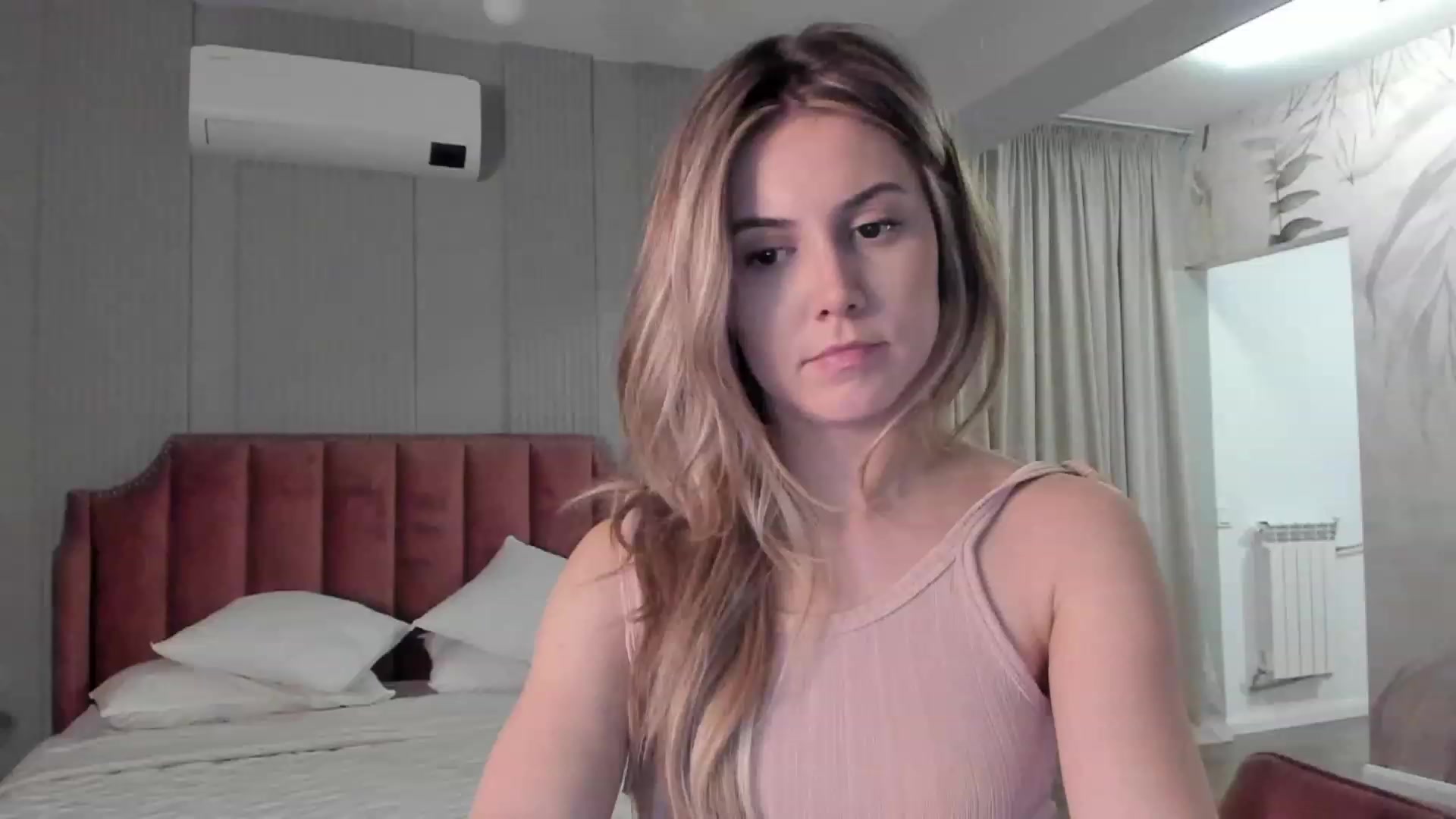 Gallery image thumbnail from NellieCutest's myfreecams stream on, 04/20/2023, 22:41 image 8 of 20