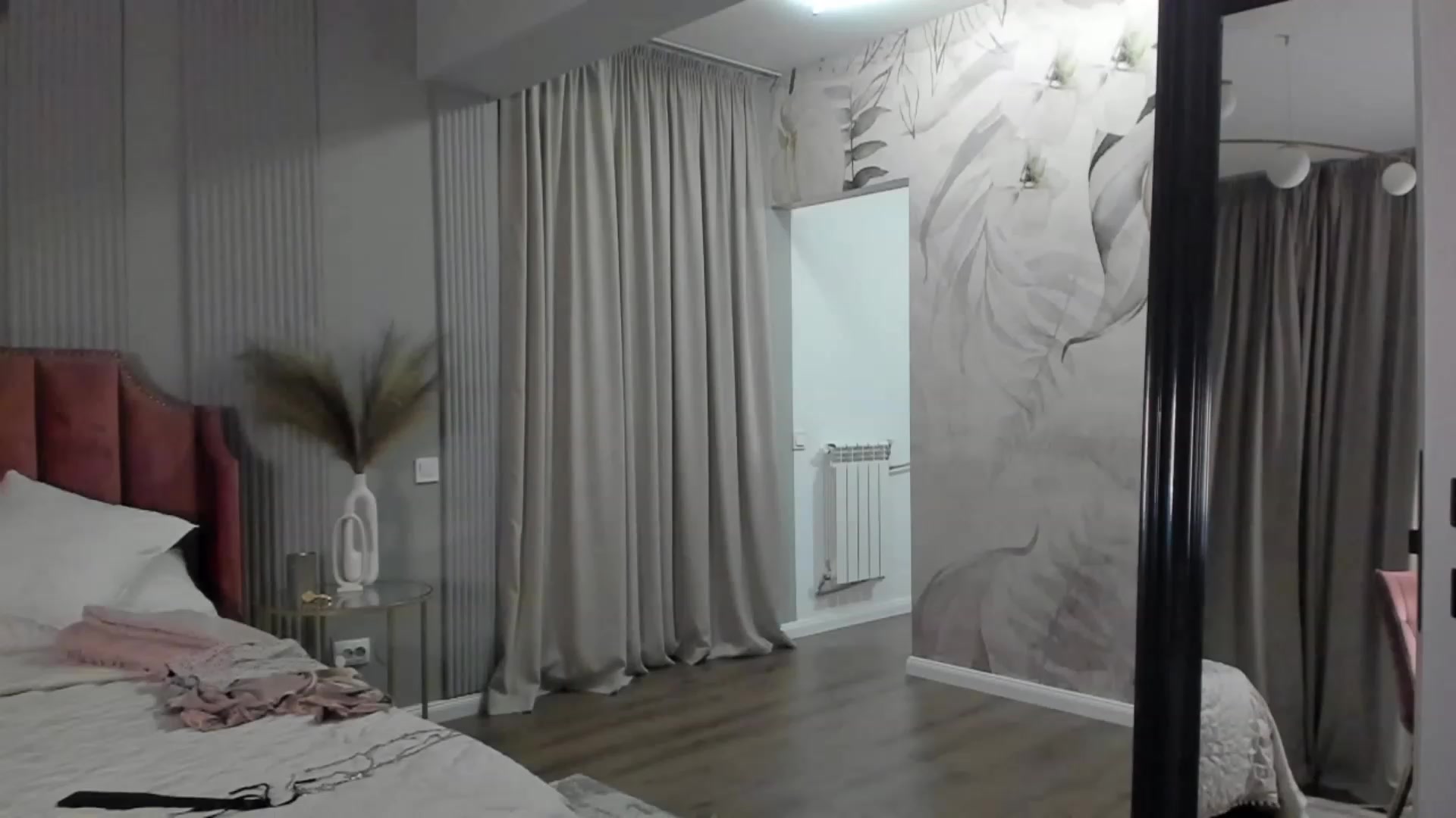Gallery image thumbnail from NellieCutest's myfreecams stream on, 04/21/2023, 20:42 image 14 of 20