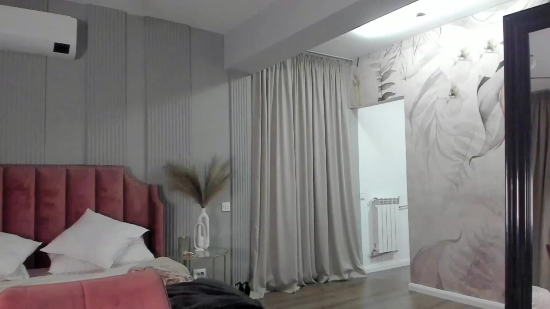 Gallery image thumbnail from NellieCutest's myfreecams stream on, 04/22/2023, 22:25 image 17 of 20