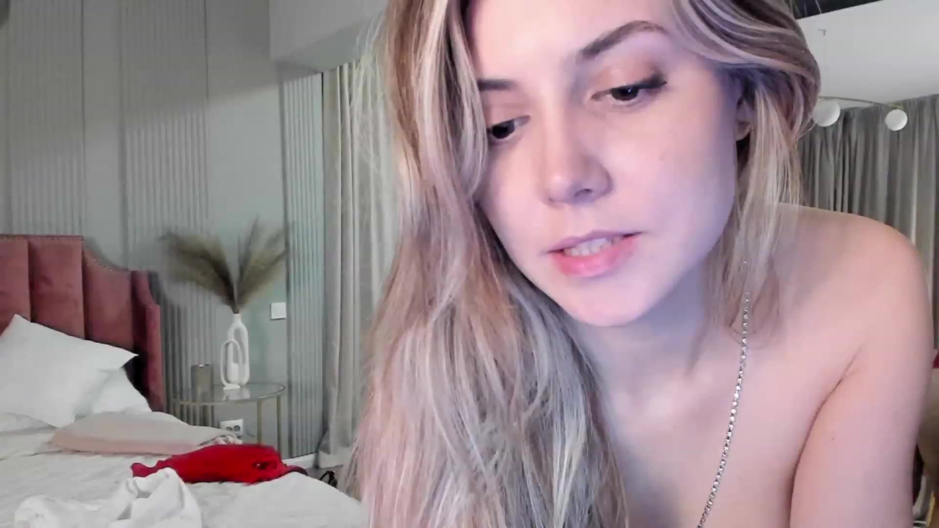 Gallery image thumbnail from NellieCutest's myfreecams stream on, 04/23/2023, 22:46 image 10 of 20
