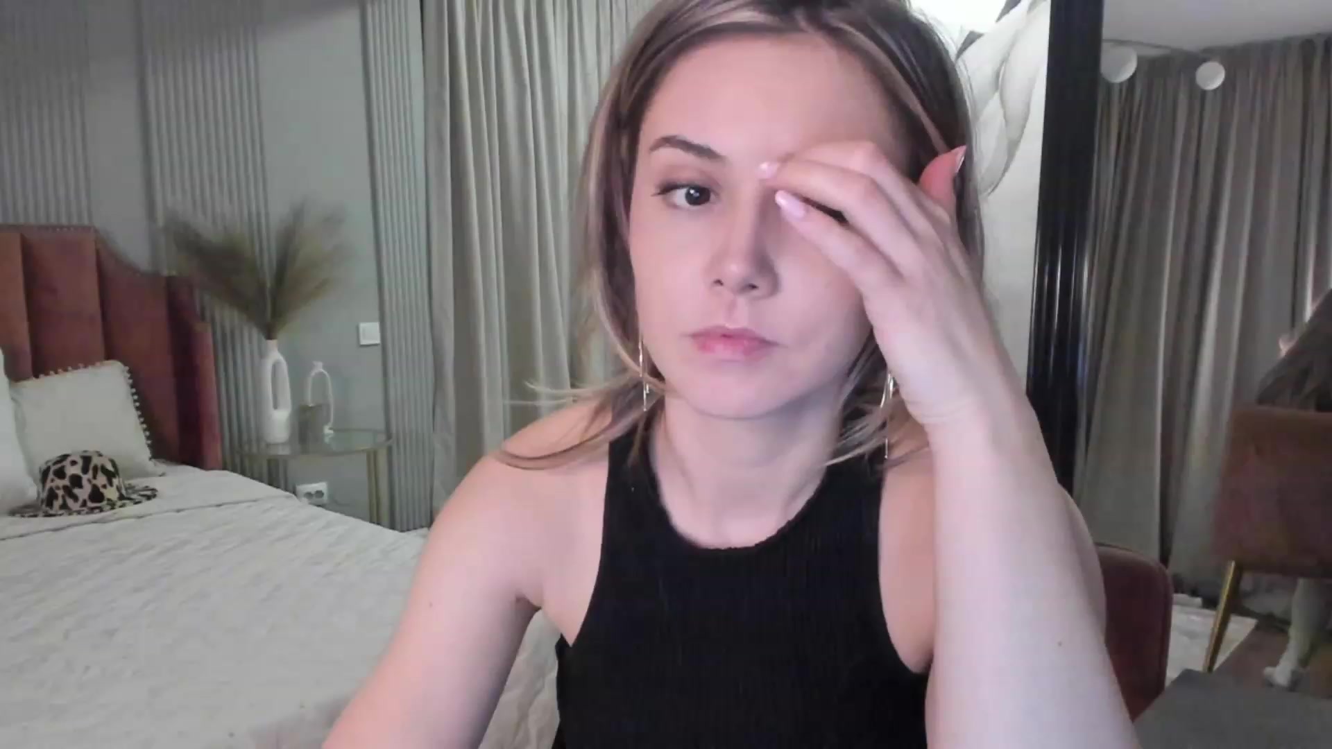 Gallery image thumbnail from NellieCutest's myfreecams stream on, 04/29/2023, 21:14 image 6 of 20