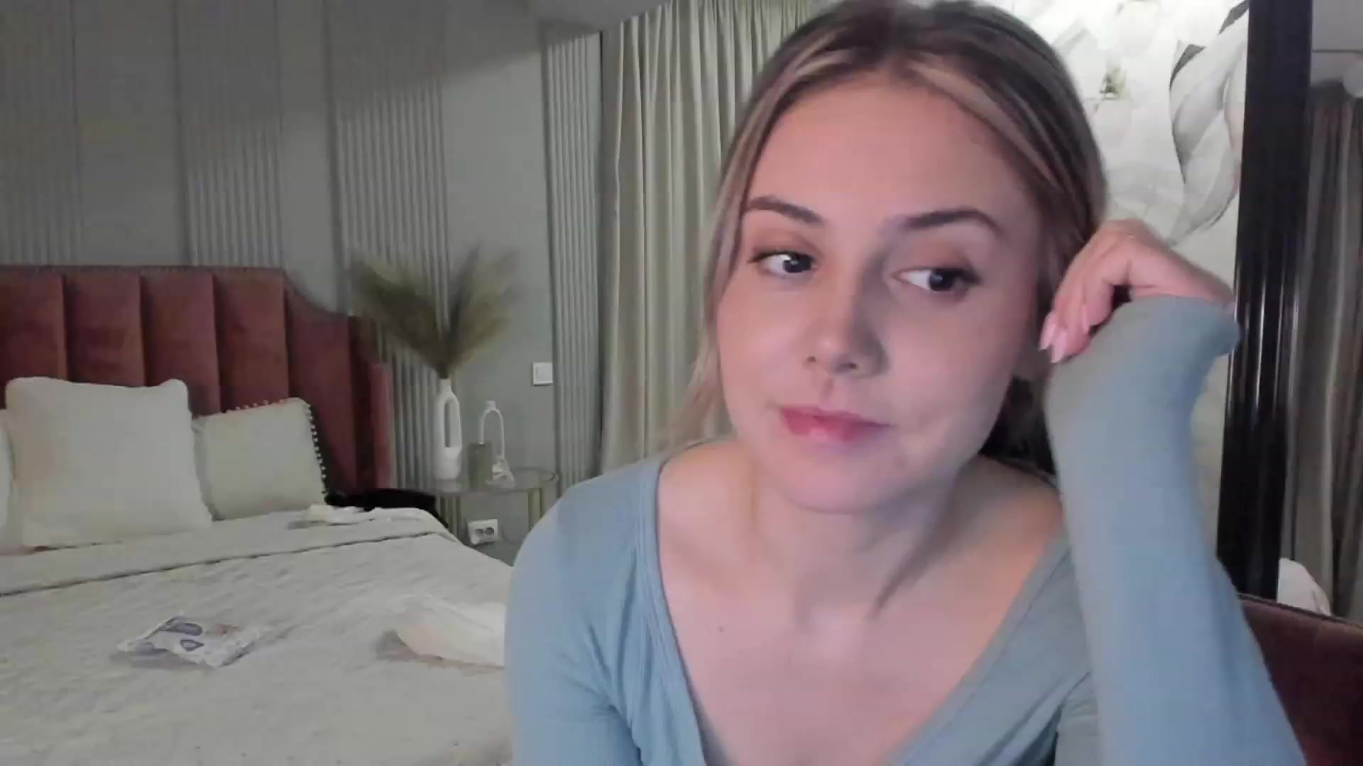 Gallery image thumbnail from NellieCutest's myfreecams stream on, 04/30/2023, 21:59 image 9 of 20