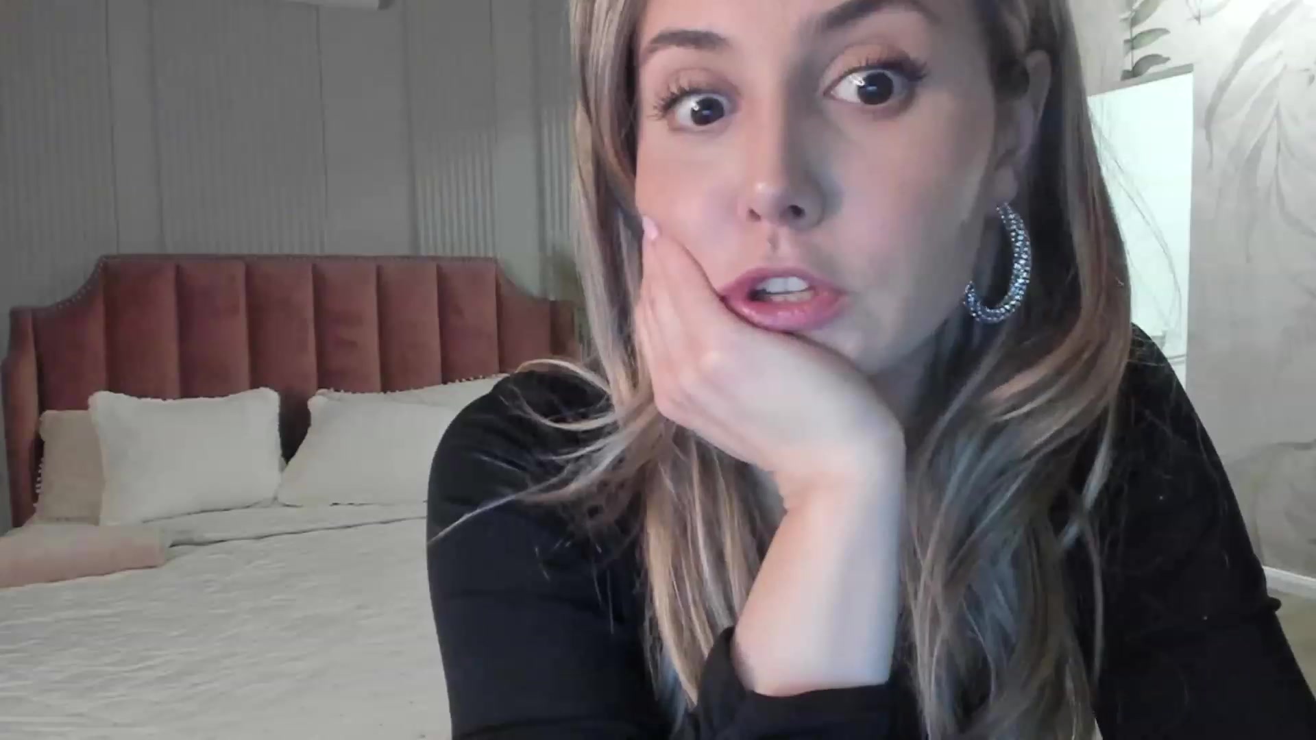 Gallery image thumbnail from NellieCutest's myfreecams stream on, 05/04/2023, 19:09 image 13 of 20