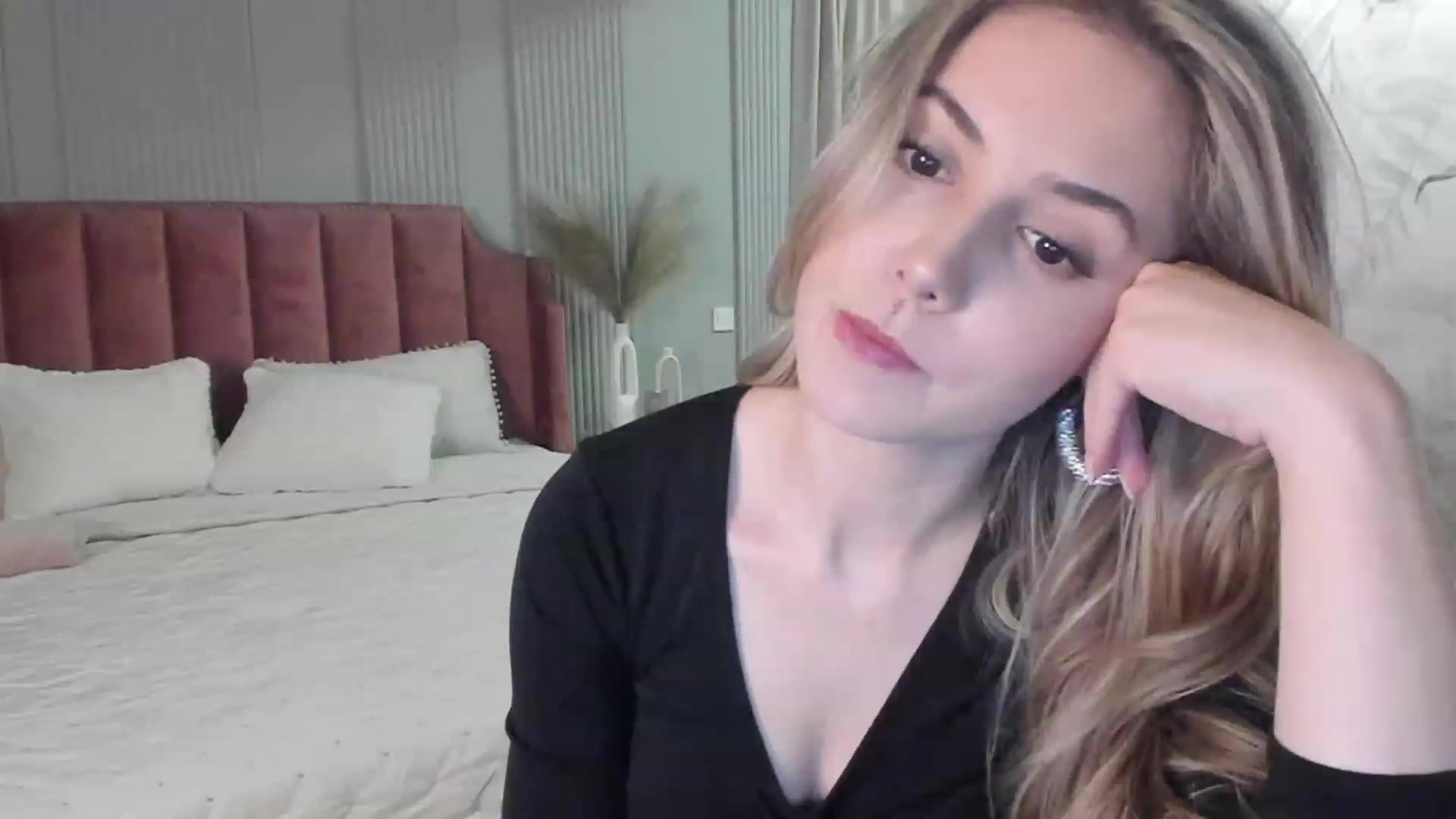 Gallery image thumbnail from NellieCutest's myfreecams stream on, 05/04/2023, 19:09 image 11 of 20