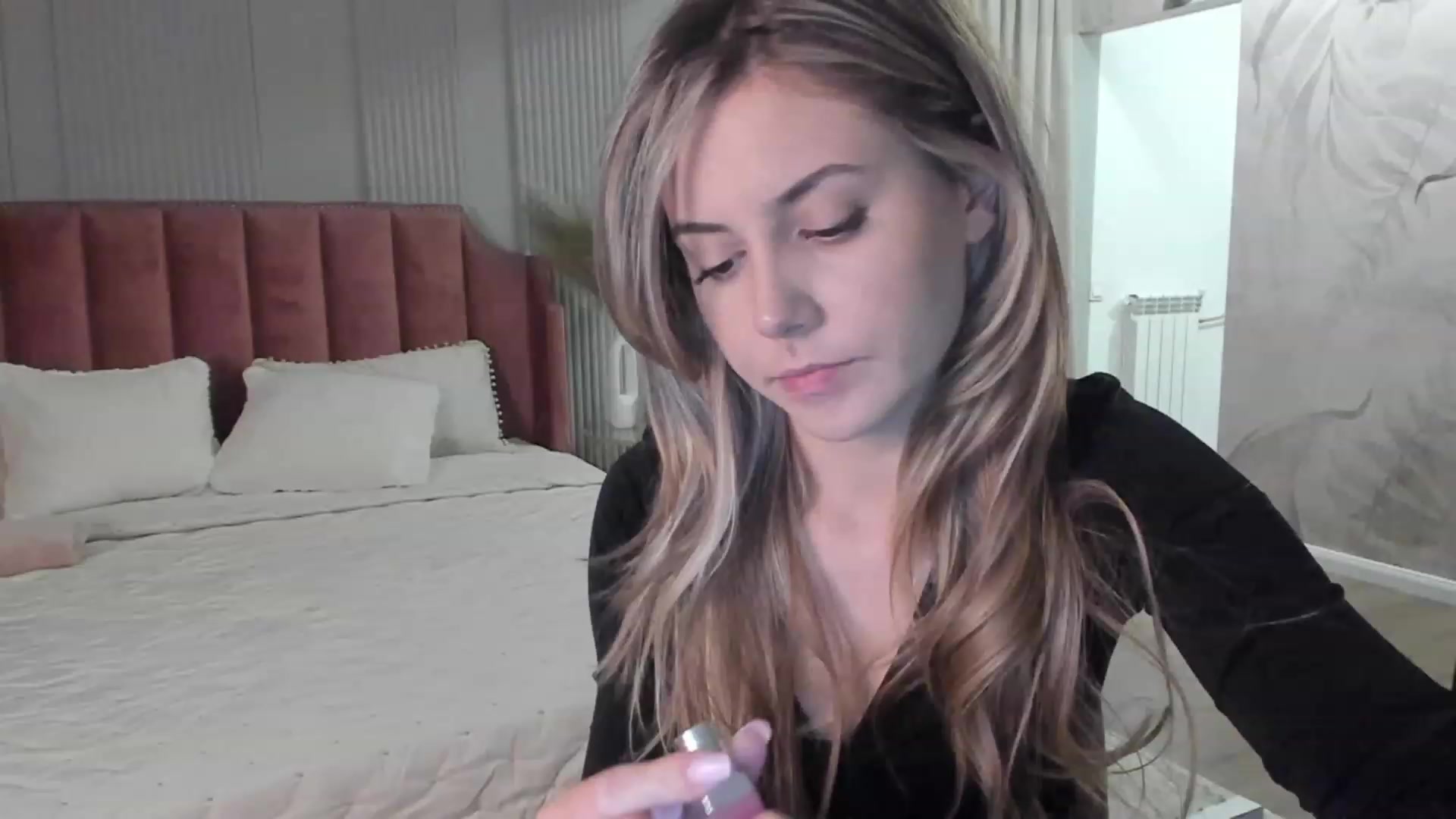 Gallery image thumbnail from NellieCutest's myfreecams stream on, 05/04/2023, 19:09 image 7 of 20