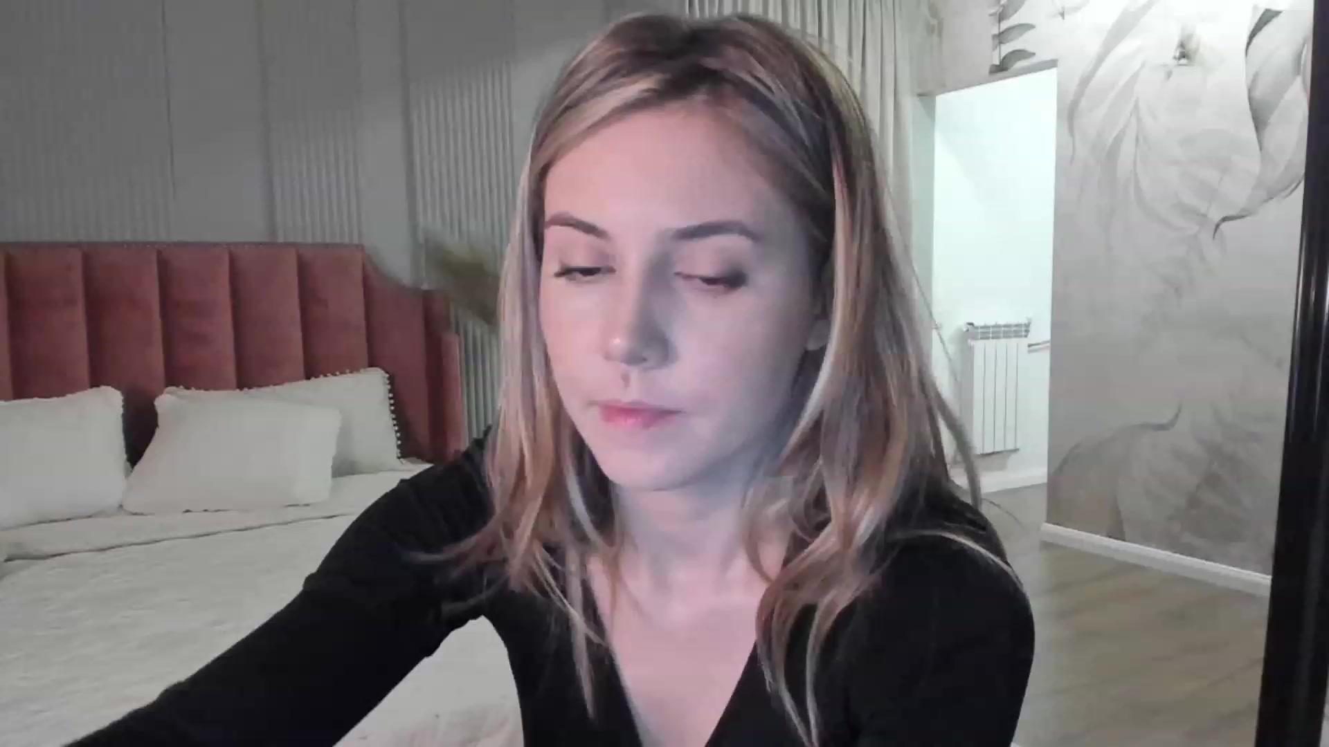 Gallery image thumbnail from NellieCutest's myfreecams stream on, 05/04/2023, 19:09 image 2 of 20