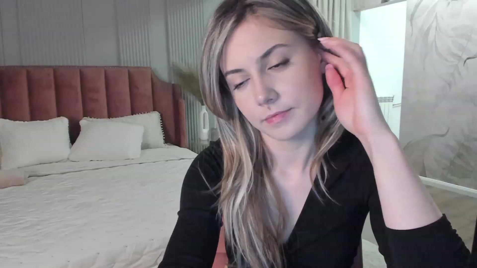 Gallery image thumbnail from NellieCutest's myfreecams stream on, 05/04/2023, 19:09 image 6 of 20