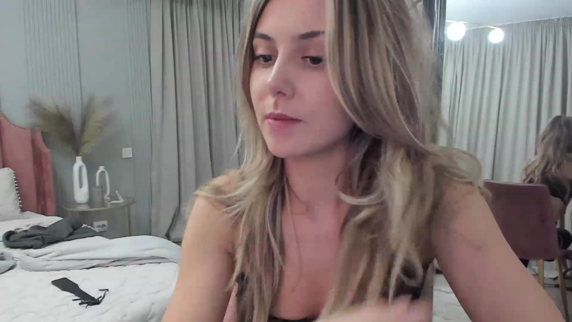 Gallery image thumbnail from NellieCutest's myfreecams stream on, 05/06/2023, 21:29 image 5 of 20