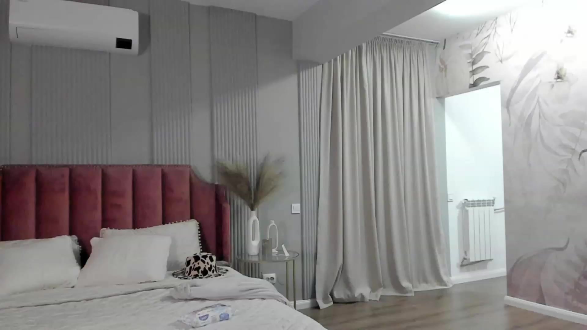 Gallery image thumbnail from NellieCutest's myfreecams stream on, 05/07/2023, 21:20 image 8 of 20